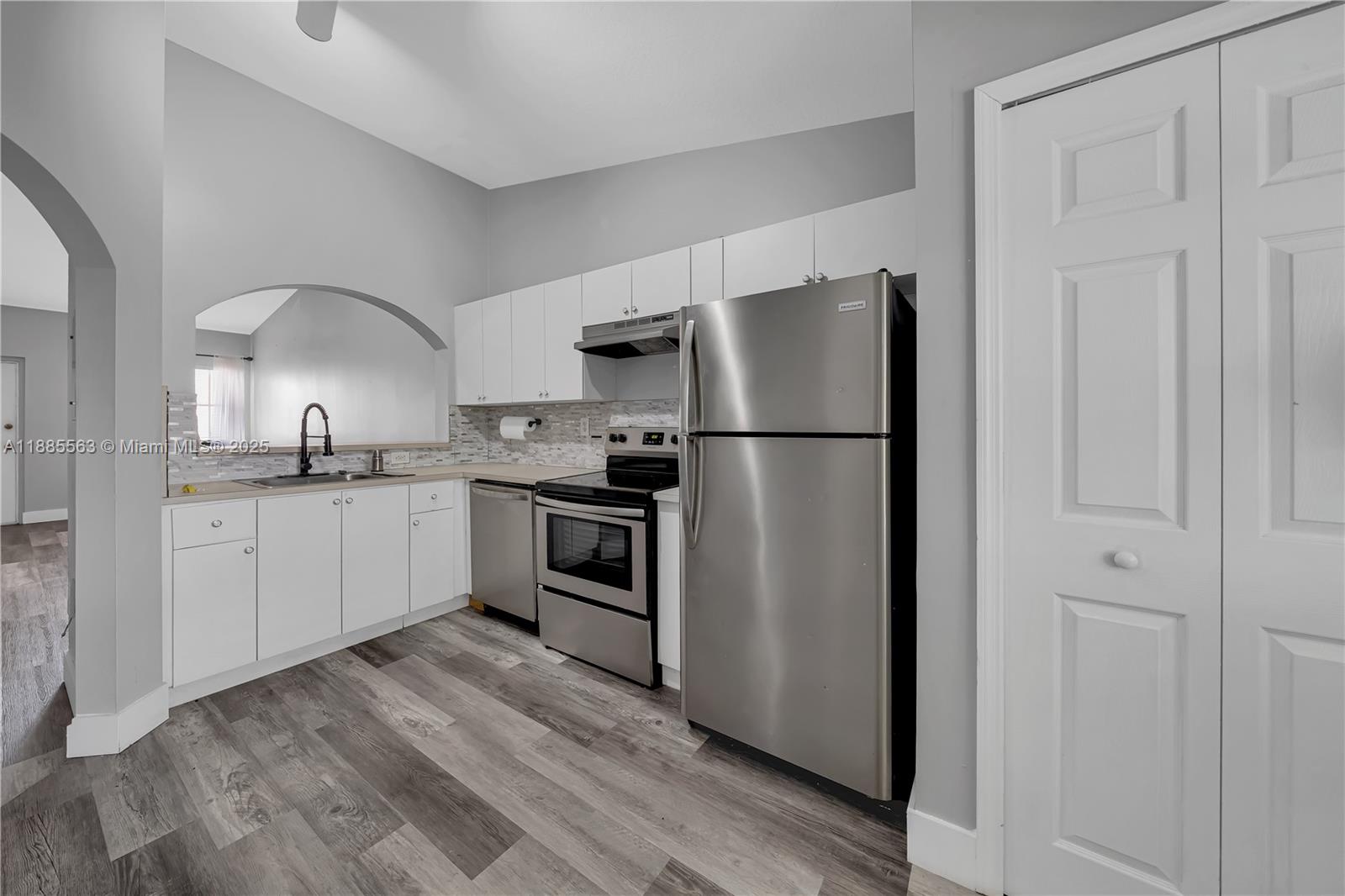 1261 SE 27th St #203 Homestead, FL 33035