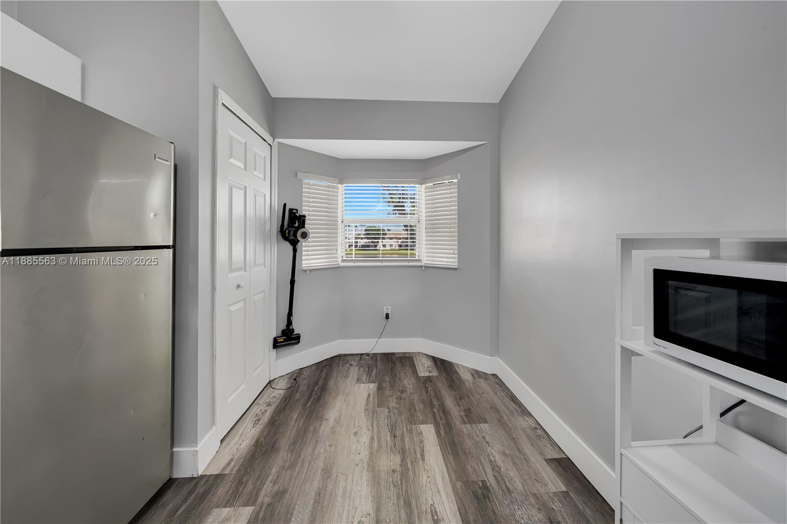 1261 SE 27th St #203 Homestead, FL 33035