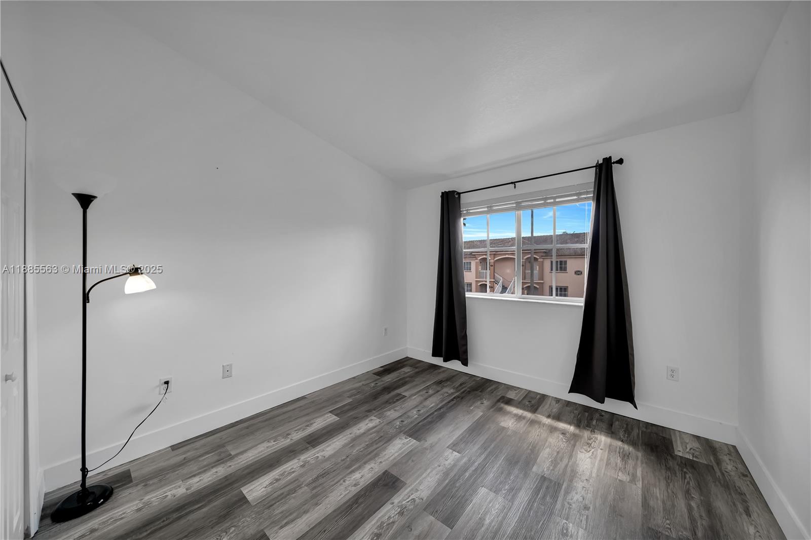 1261 SE 27th St #203 Homestead, FL 33035