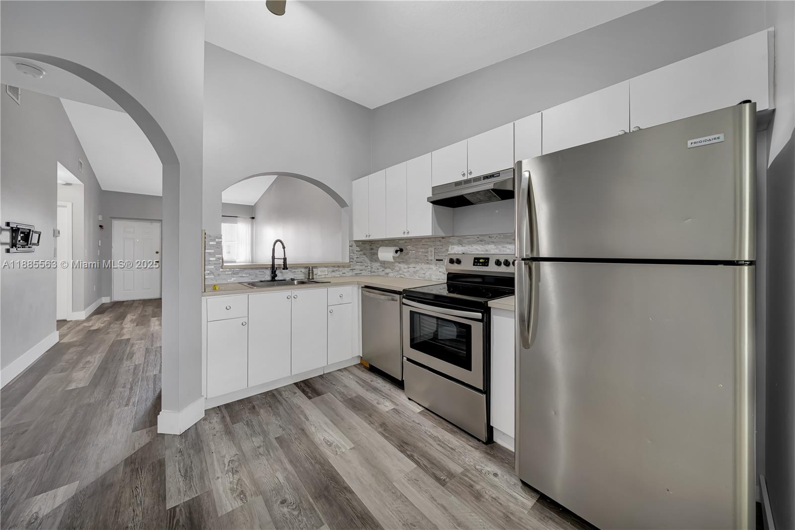 1261 SE 27th St #203 Homestead, FL 33035