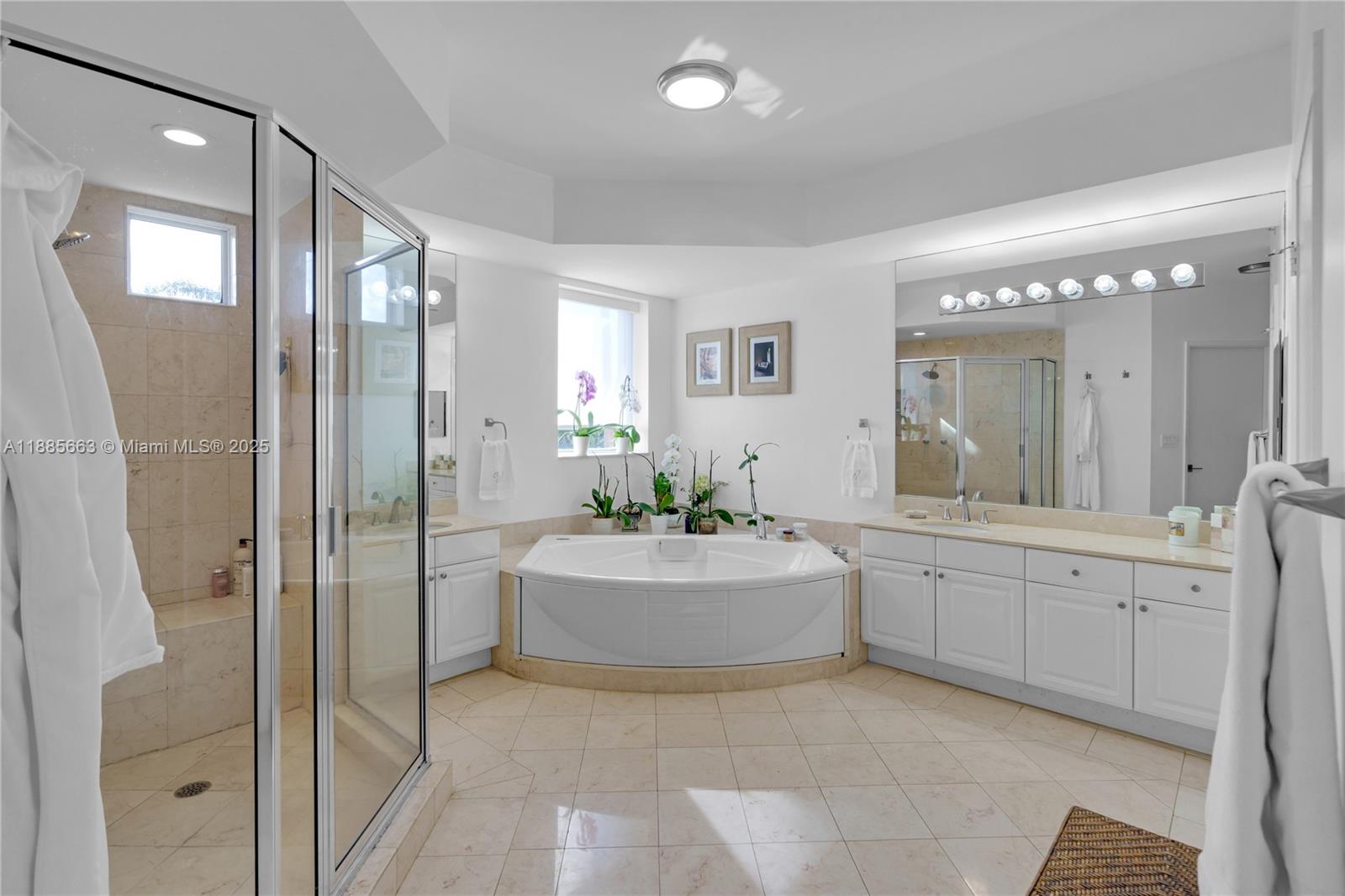 737 Crandon Blvd #PH-1 Key Biscayne, FL 33149