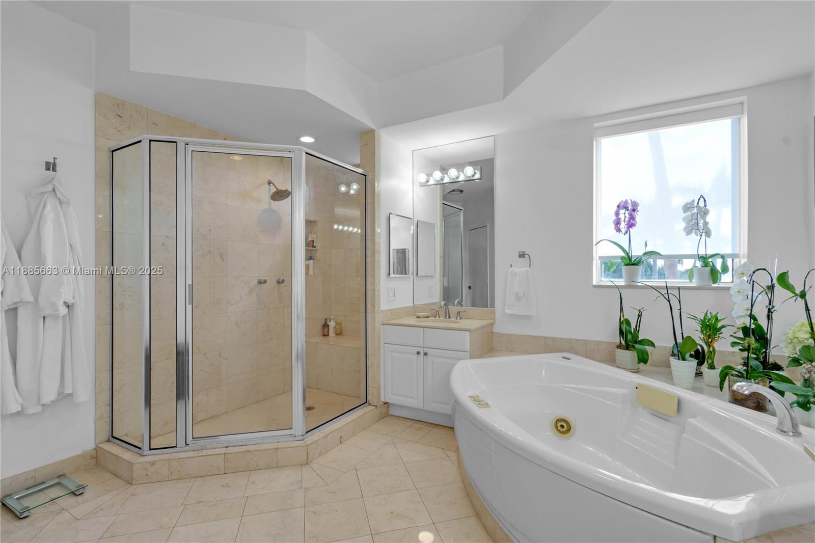 737 Crandon Blvd #PH-1 Key Biscayne, FL 33149