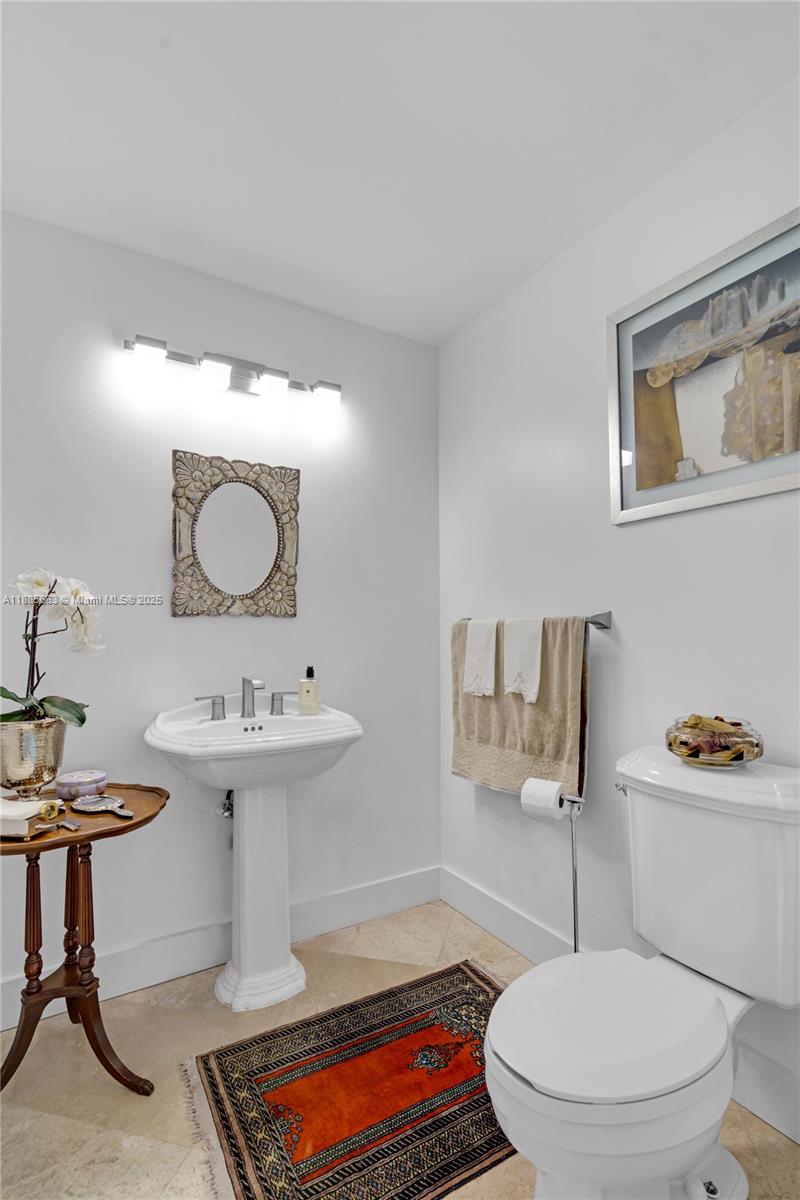 737 Crandon Blvd #PH-1 Key Biscayne, FL 33149