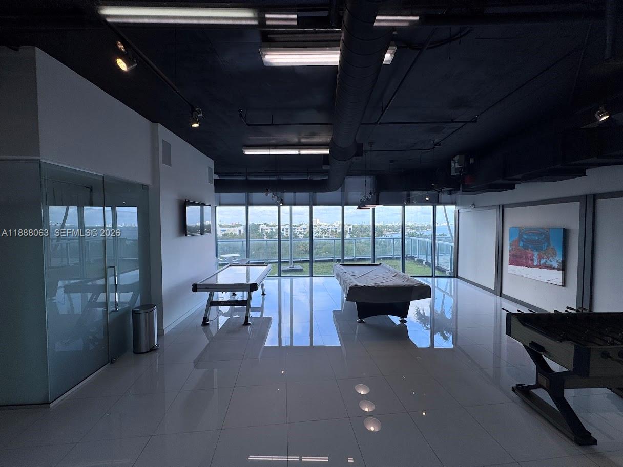 image Blue on the Bay39