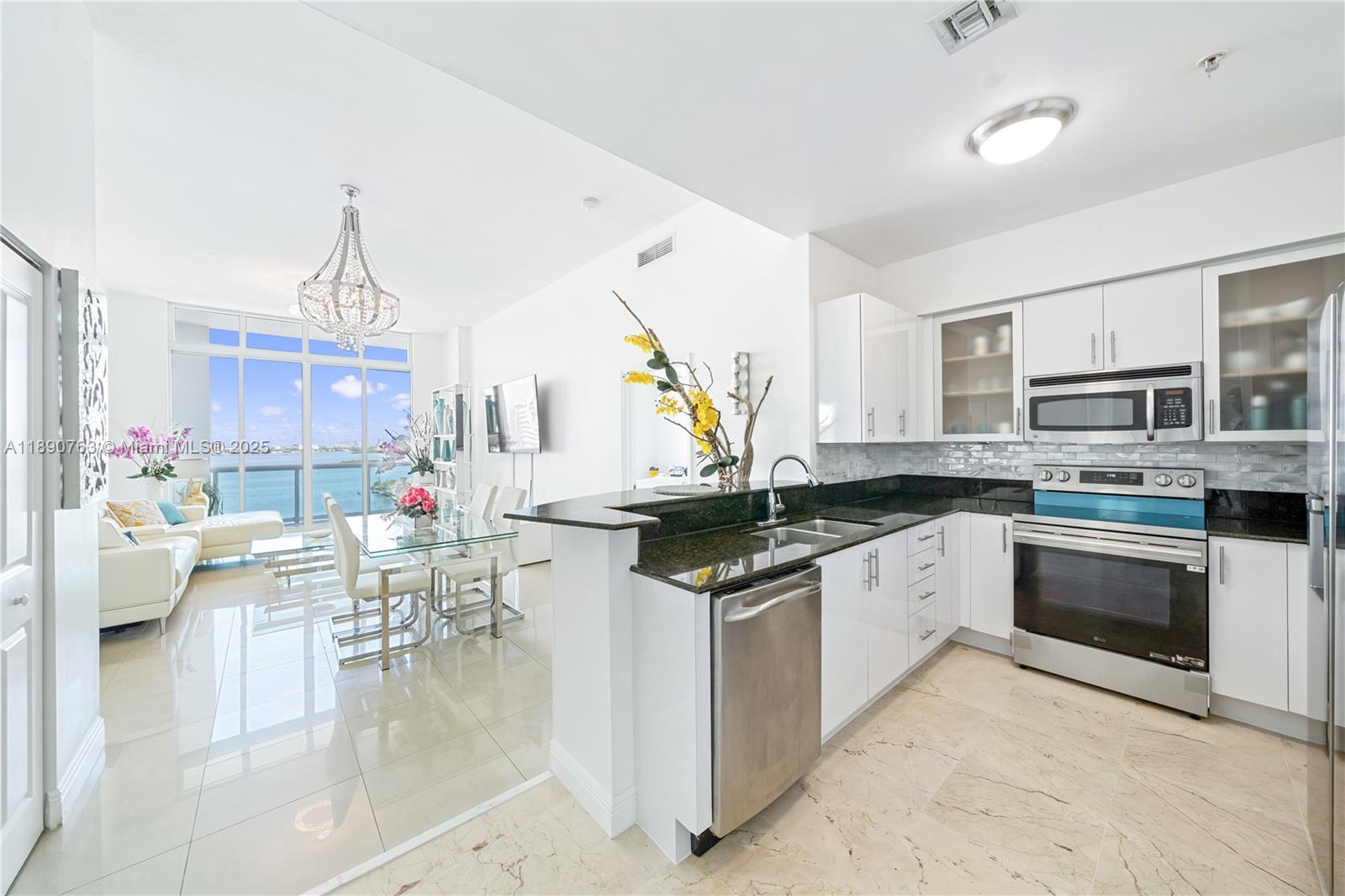 7900 Harbor Is Dr #PH14 North Bay Village, FL 33141