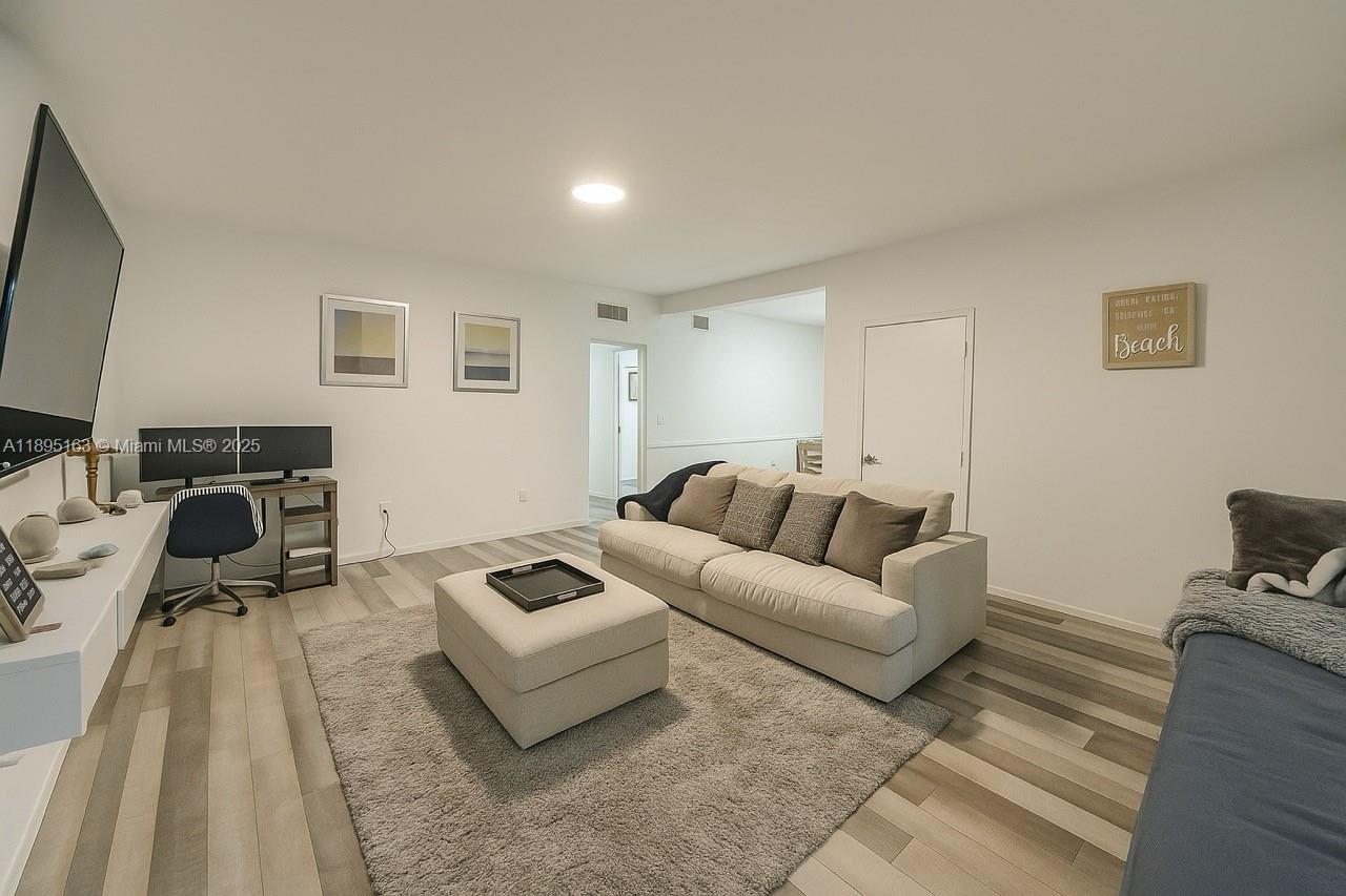 1840 James Ave #6