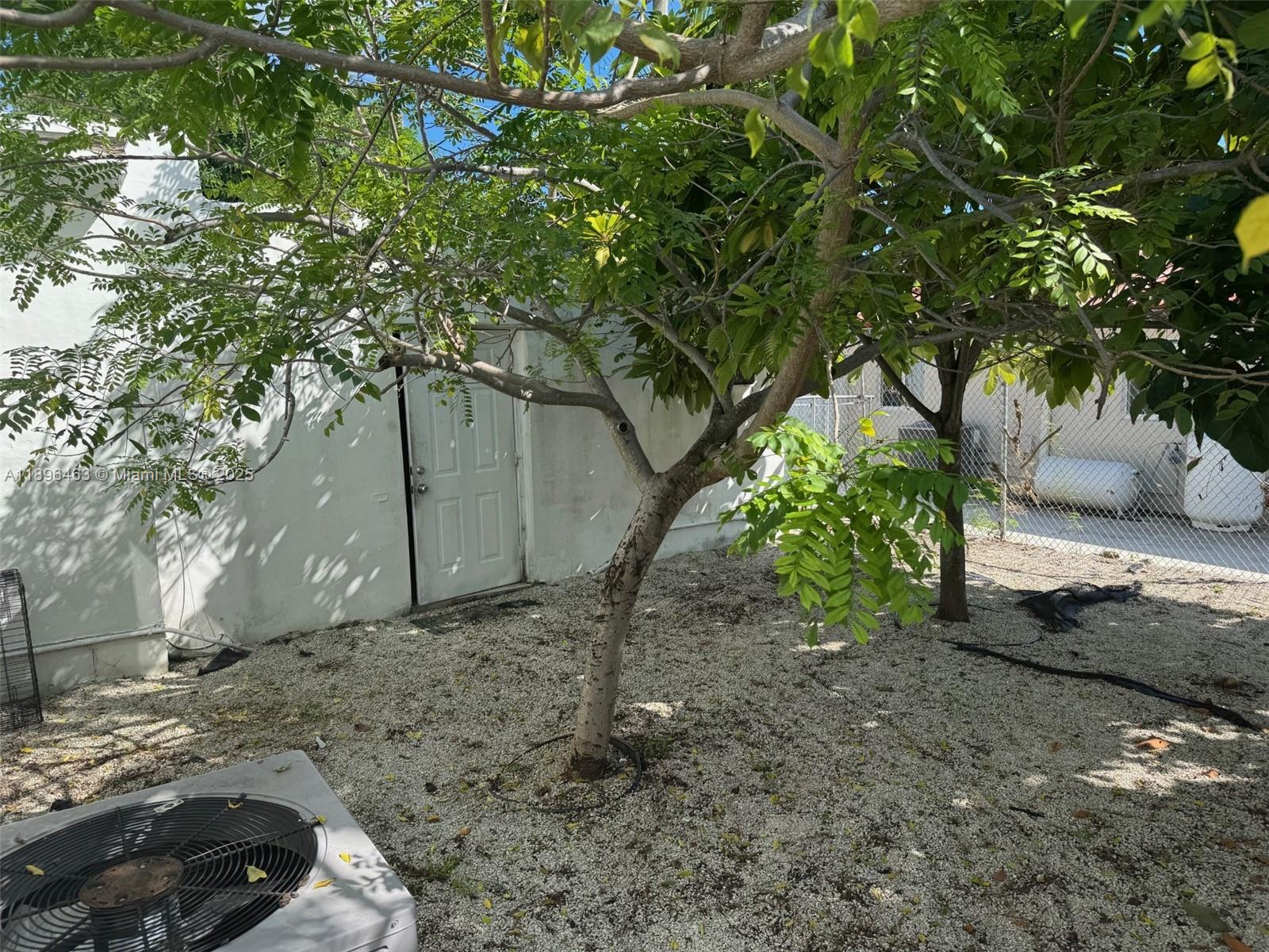 1738 SW 17th St Miami, FL 33145