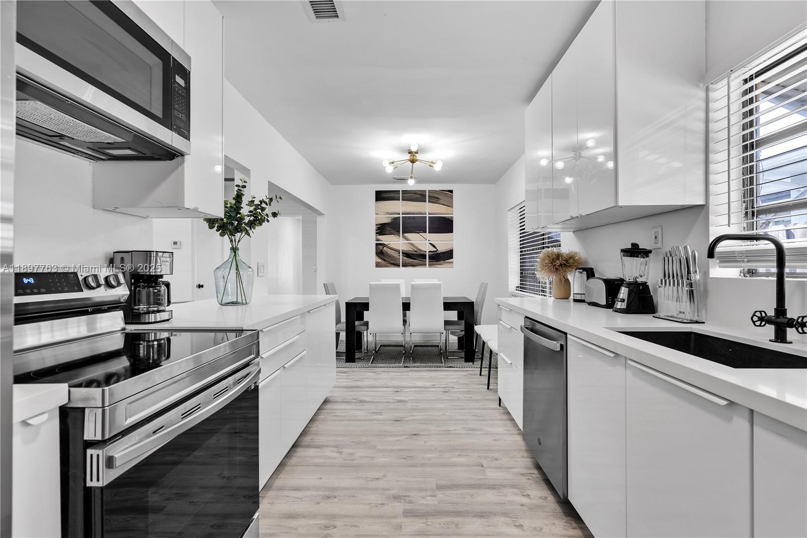 1510 Normandy Dr Miami Beach, FL 33141