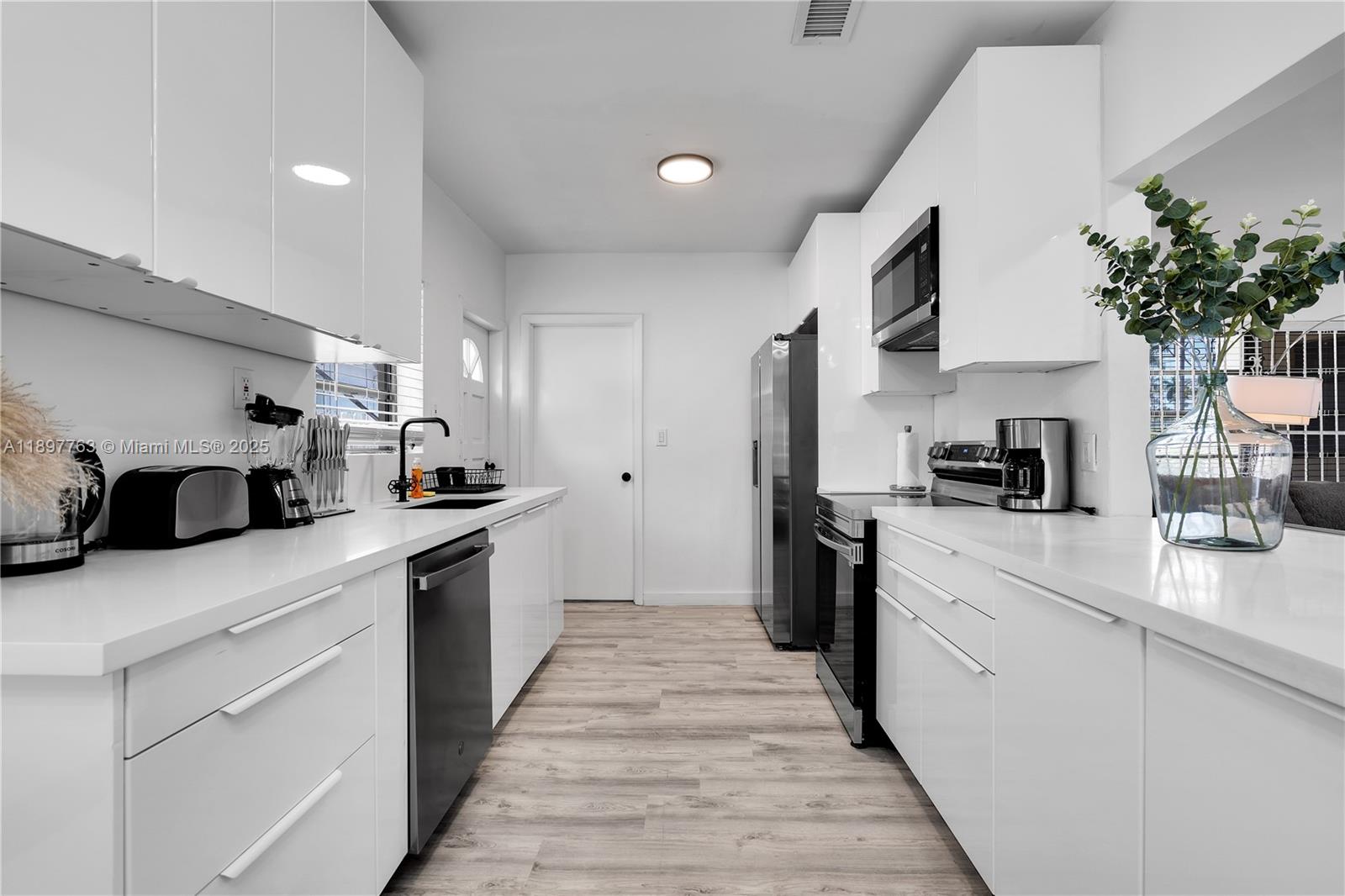 1510 Normandy Dr Miami Beach, FL 33141