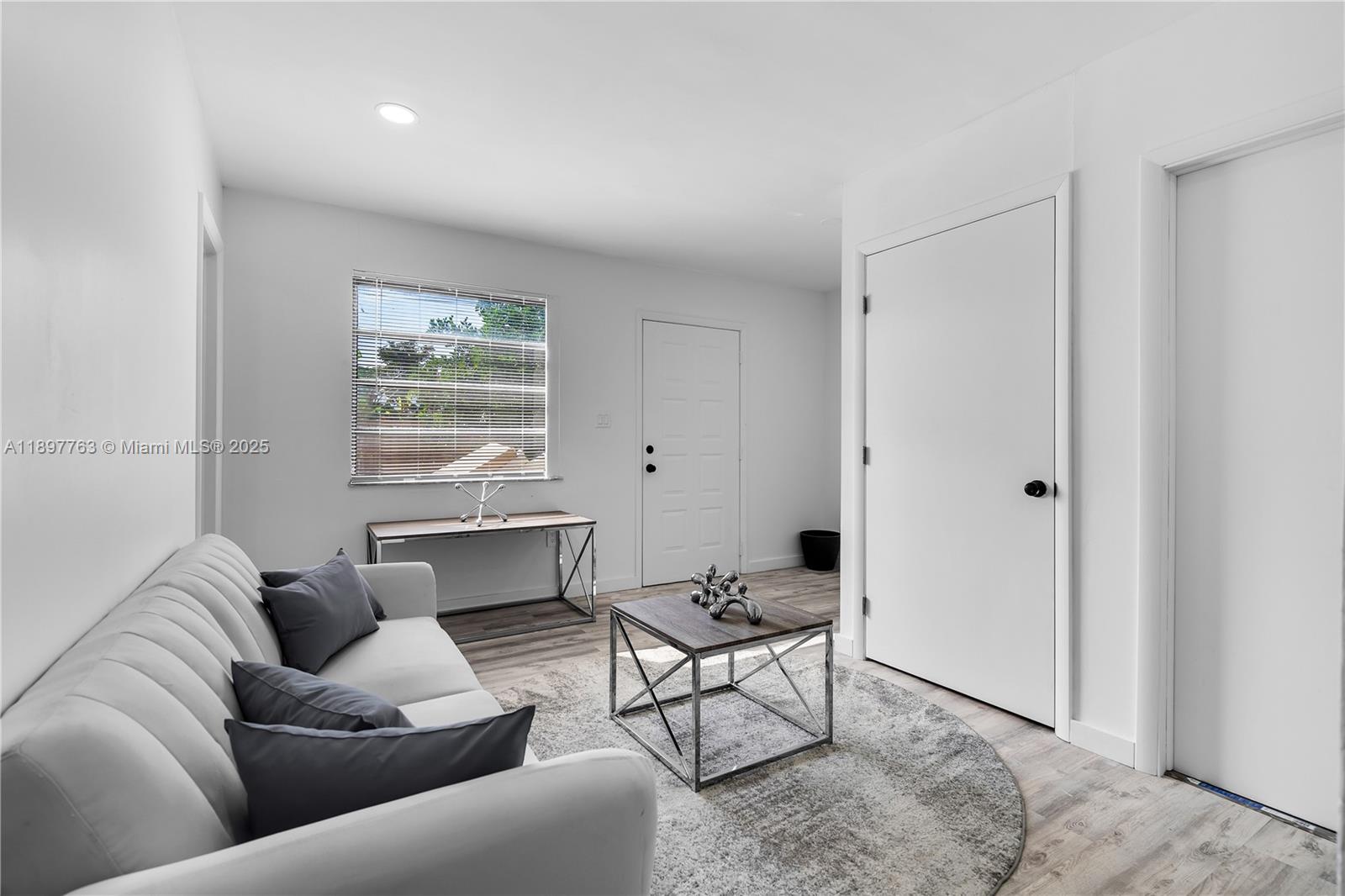 1510 Normandy Dr Miami Beach, FL 33141