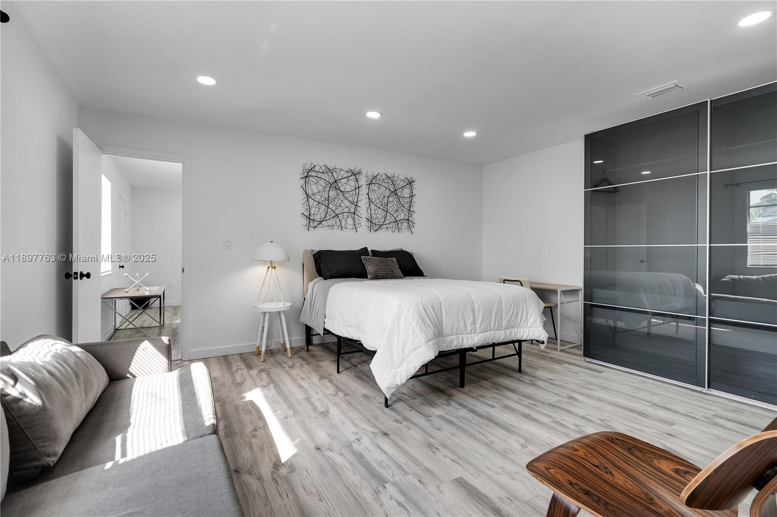 1510 Normandy Dr Miami Beach, FL 33141