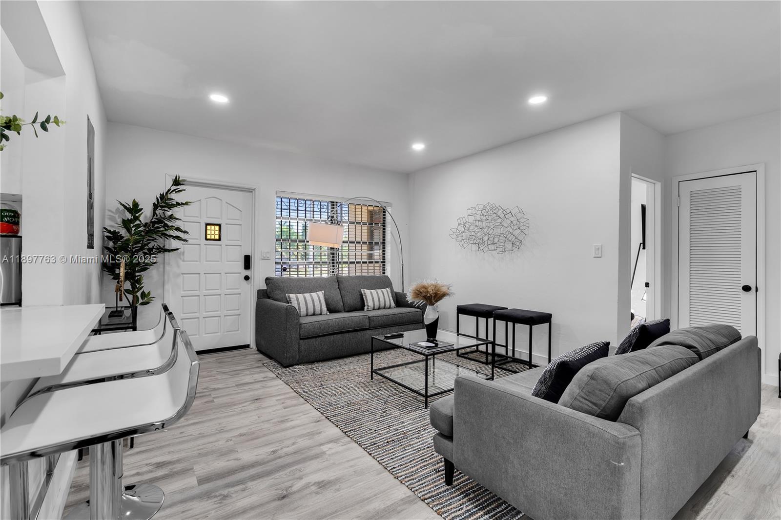 1510 Normandy Dr Miami Beach, FL 33141