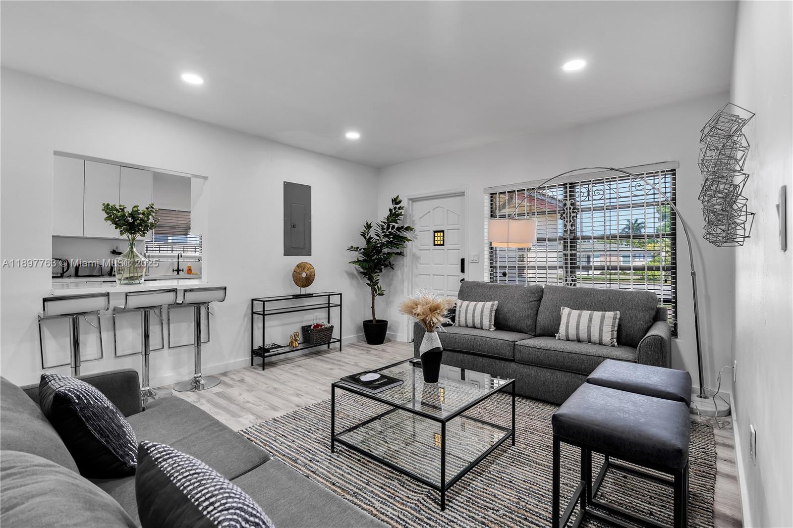 1510 Normandy Dr Miami Beach, FL 33141