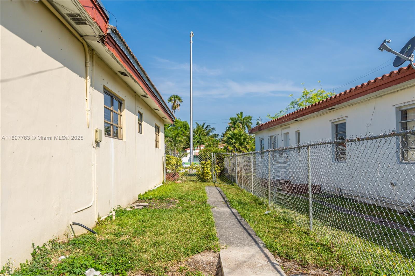 1510 Normandy Dr Miami Beach, FL 33141