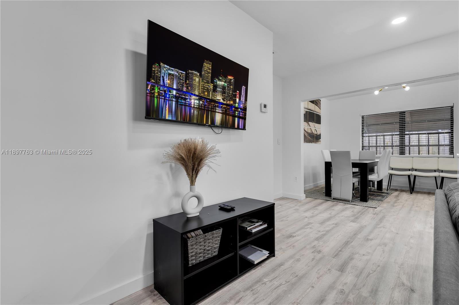 1510 Normandy Dr Miami Beach, FL 33141