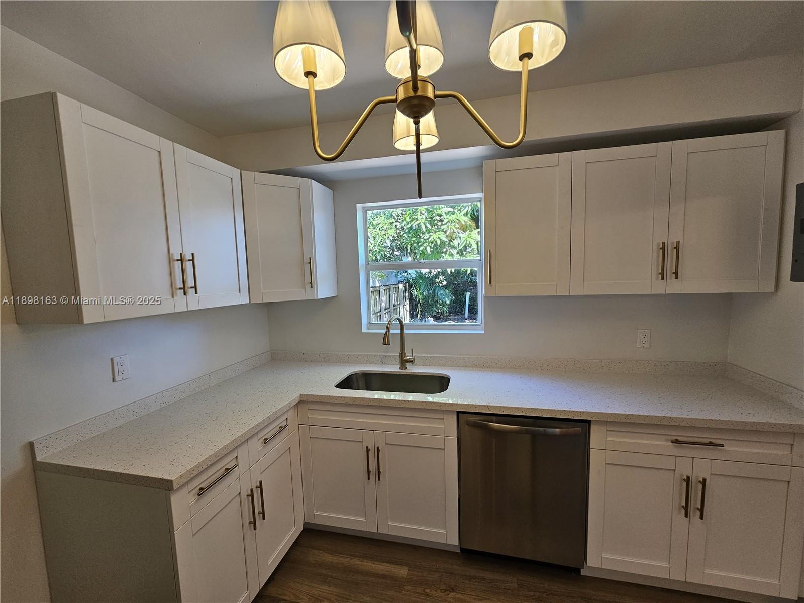 1915 Normandy Dr Miami Beach, FL 33141