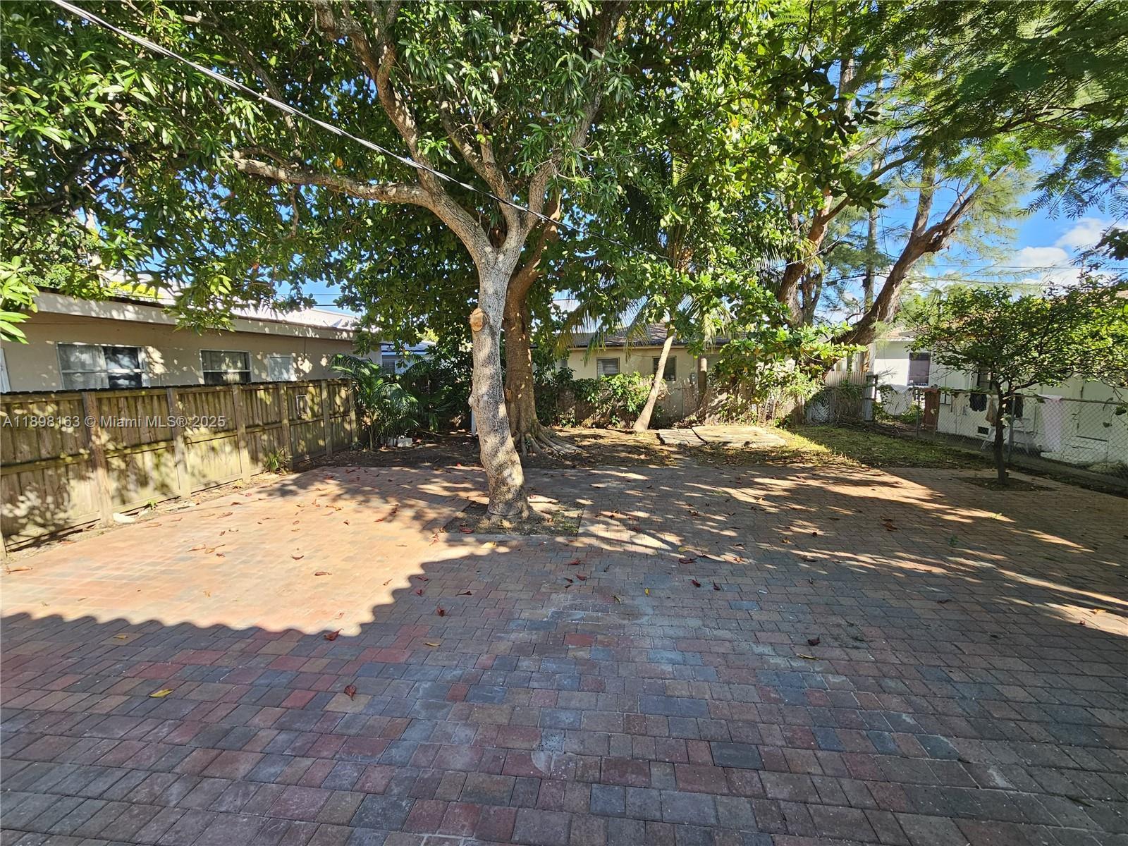 1915 Normandy Dr Miami Beach, FL 33141