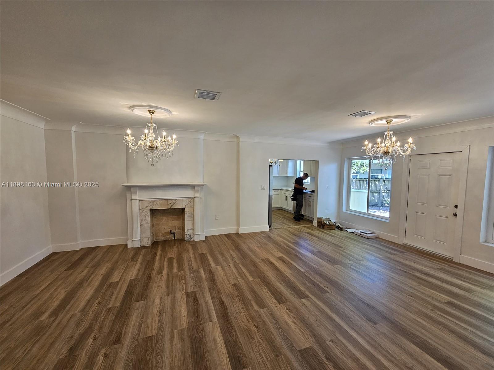 1915 Normandy Dr Miami Beach, FL 33141