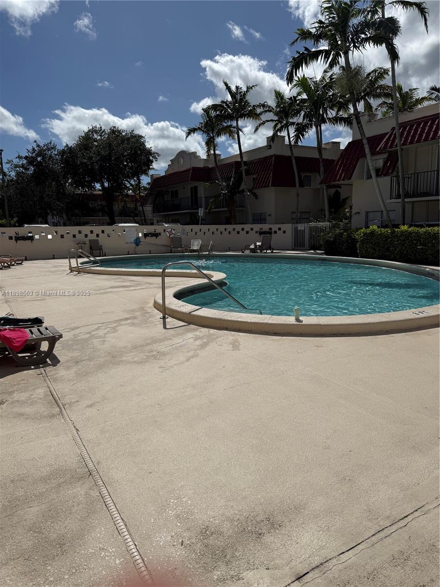 6705 N Kendall Dr #314 Pinecrest, FL 33156