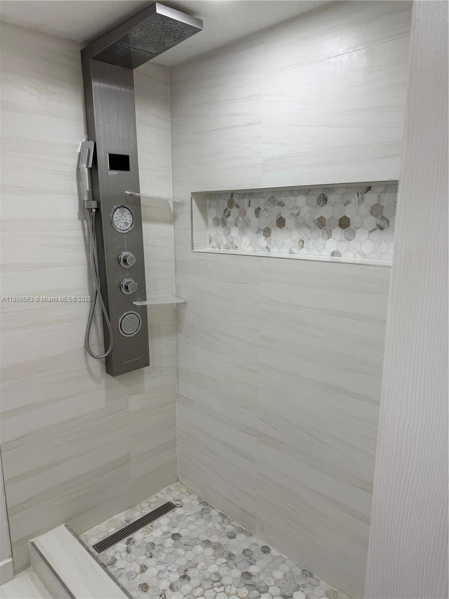 6705 N Kendall Dr #314 Pinecrest, FL 33156