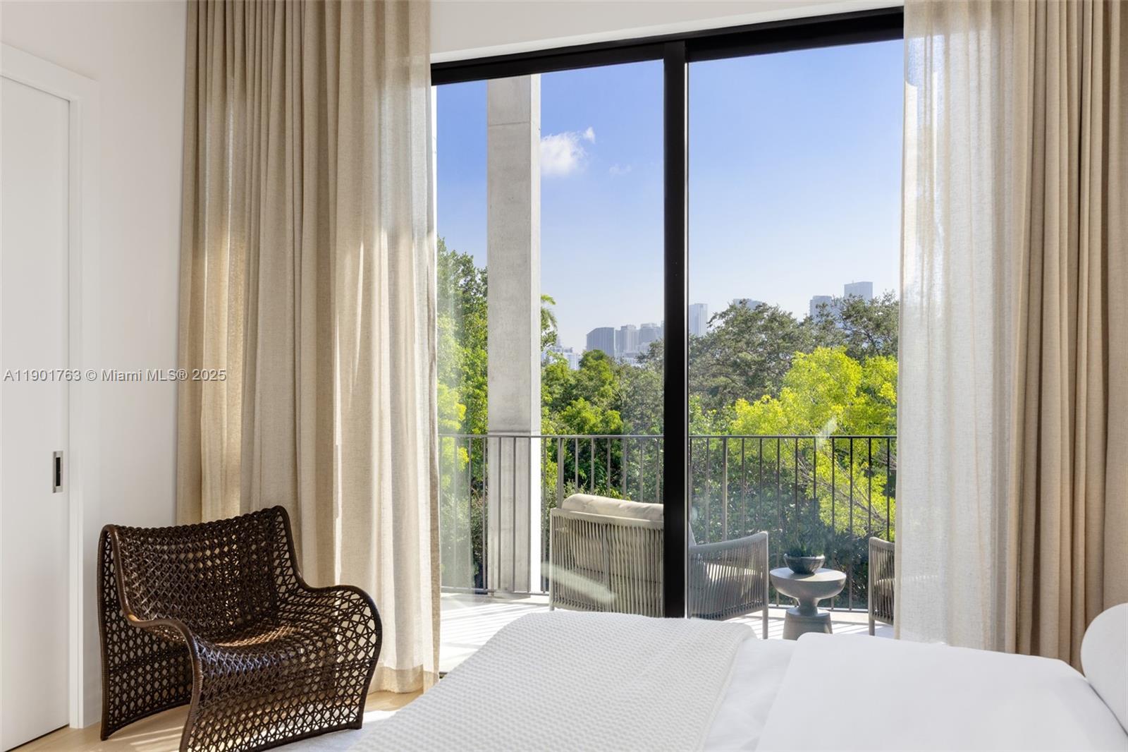 84 SW 28th Rd #5 Miami, FL 33129