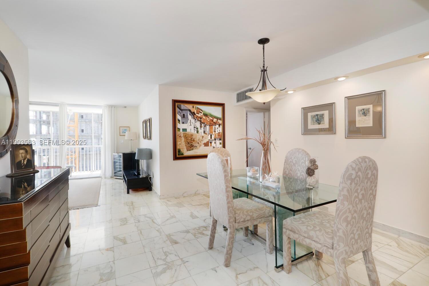 145 SE 25th Rd #702 Miami, FL 33129