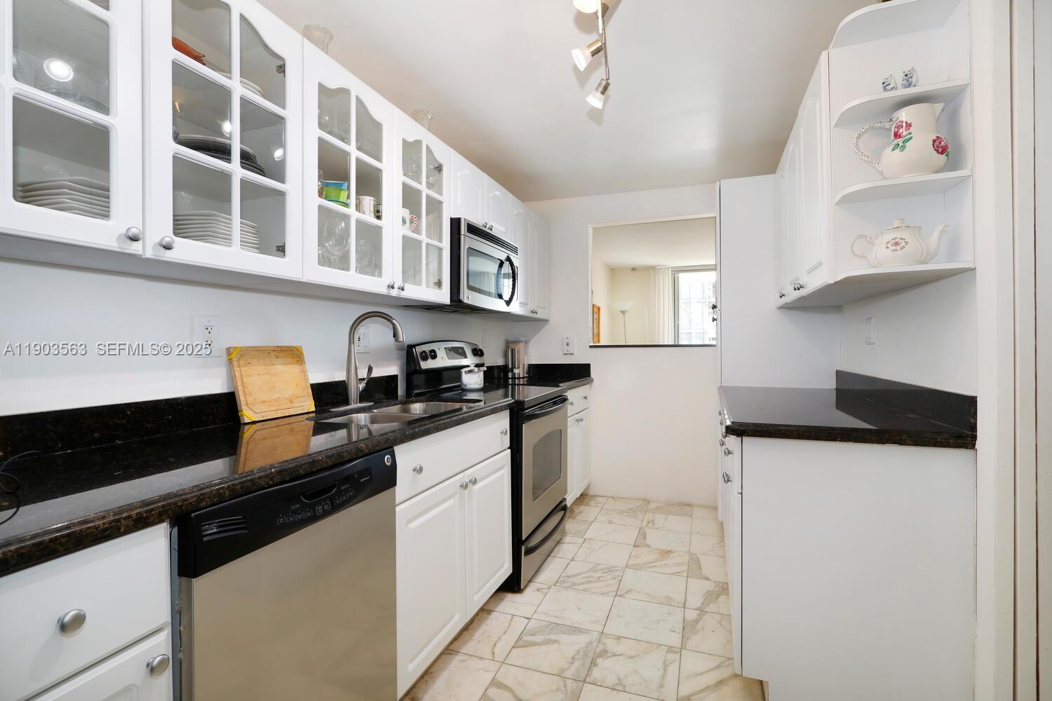 145 SE 25th Rd #702 Miami, FL 33129