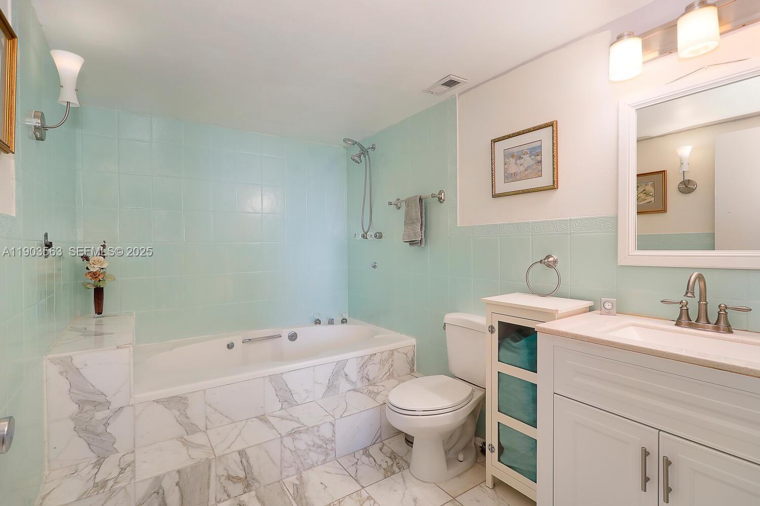 145 SE 25th Rd #702 Miami, FL 33129