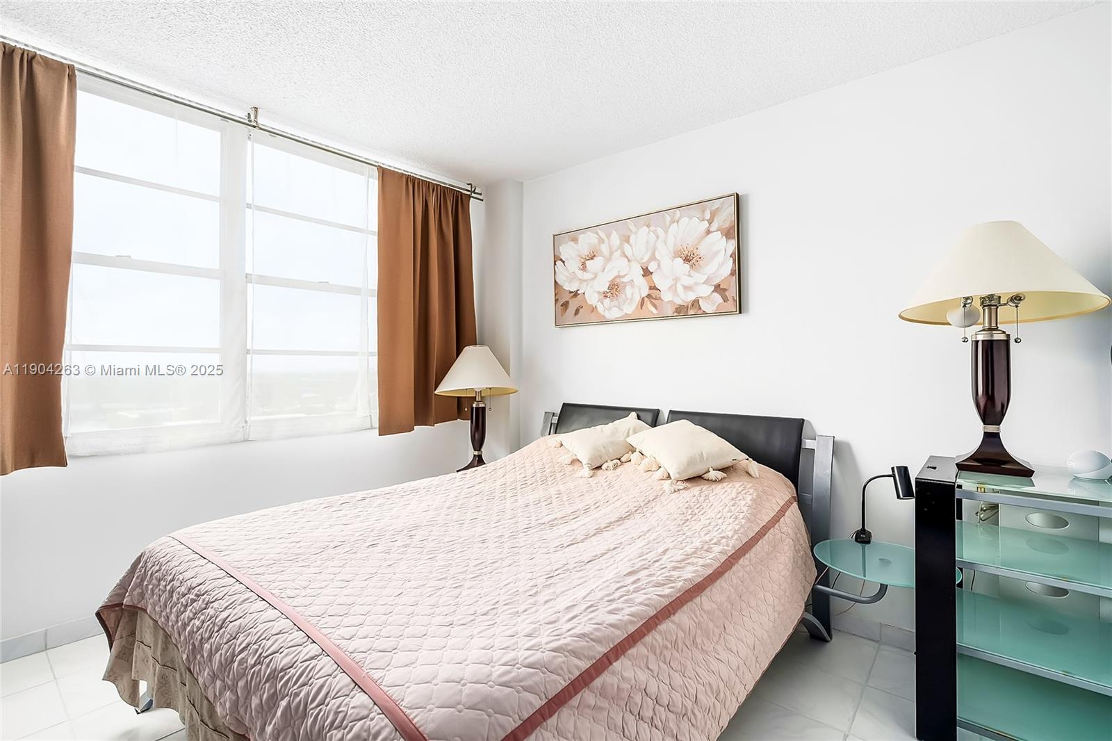 image Winston Towers 500 Condo21