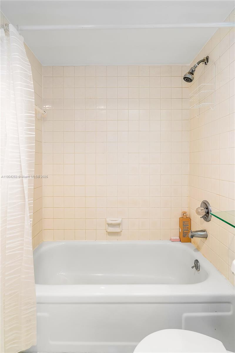 image Winston Towers 500 Condo28