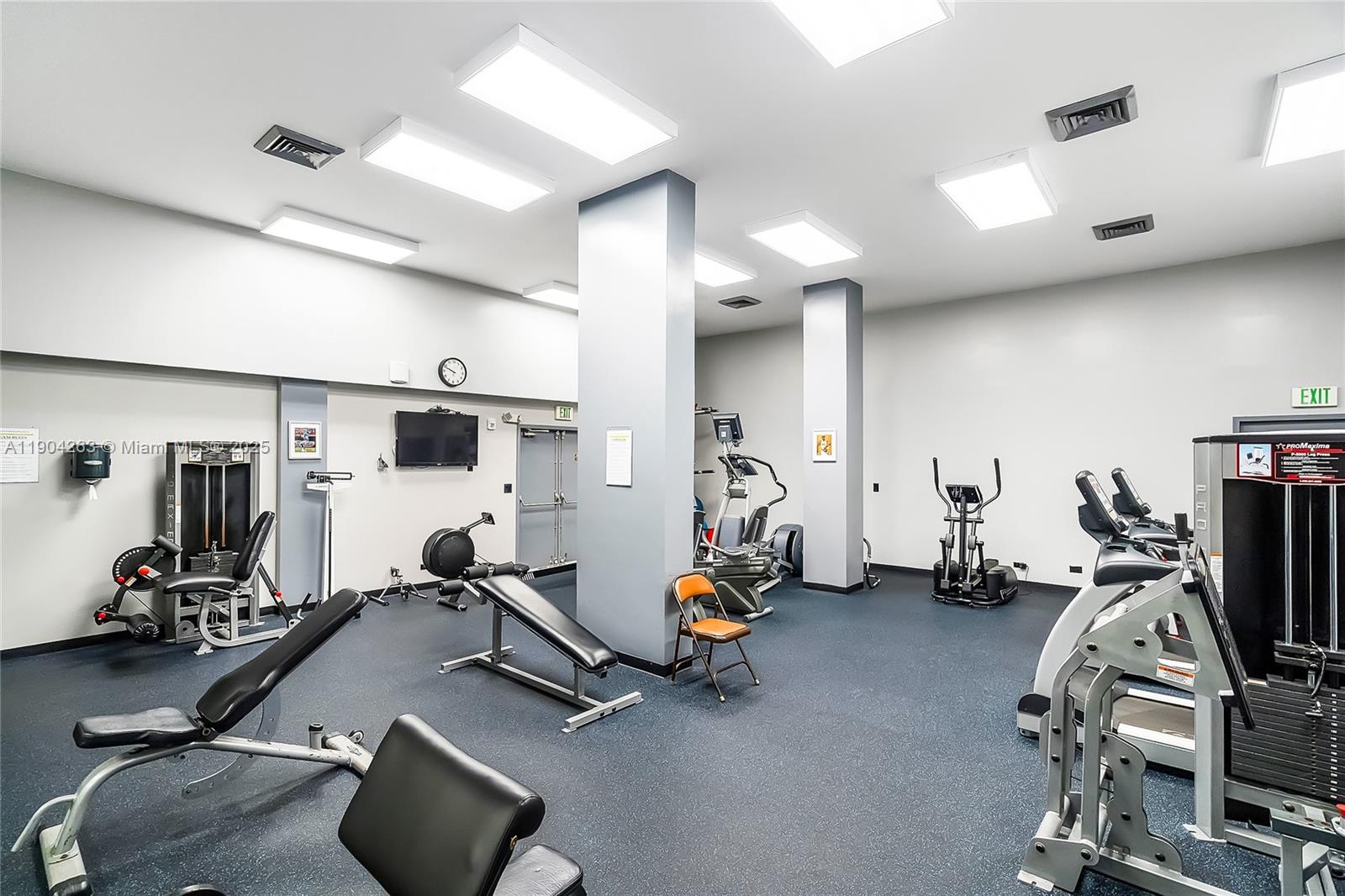 image Winston Towers 500 Condo38