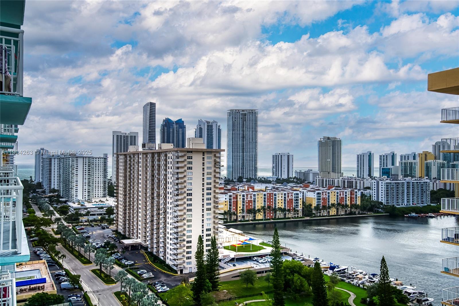 image Winston Towers 500 Condo3