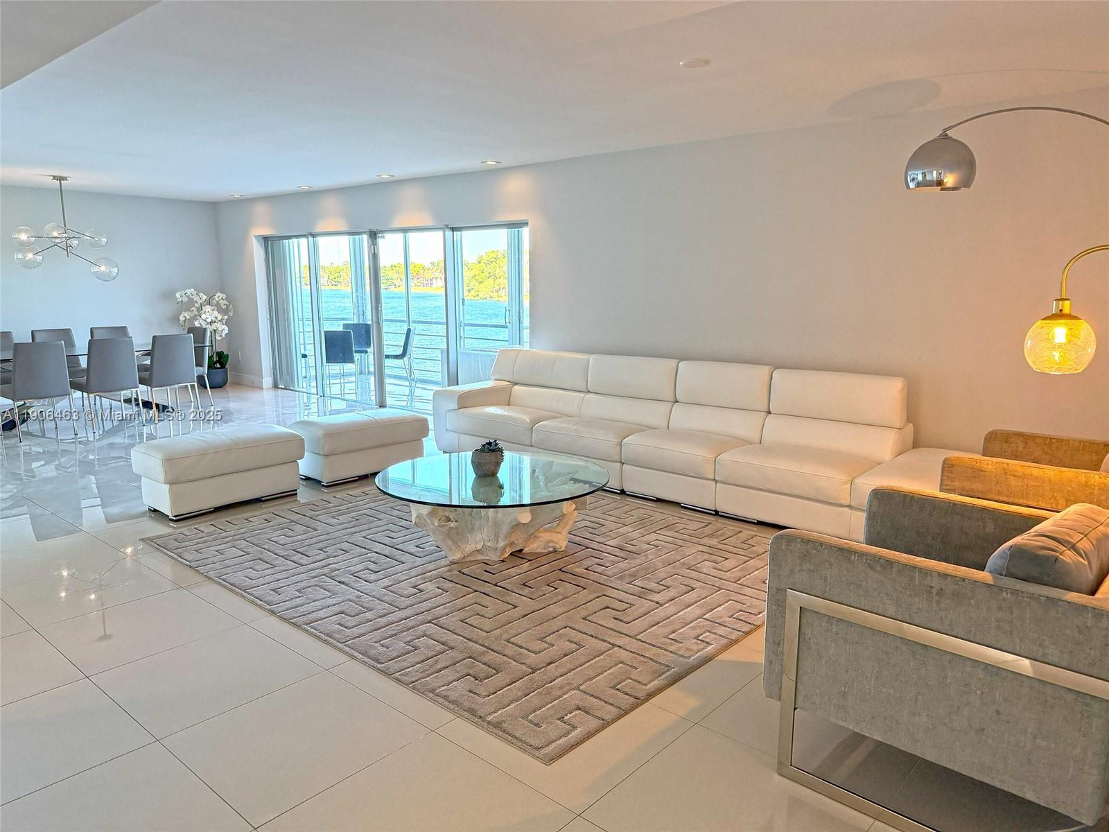 879 NE 195th St #228