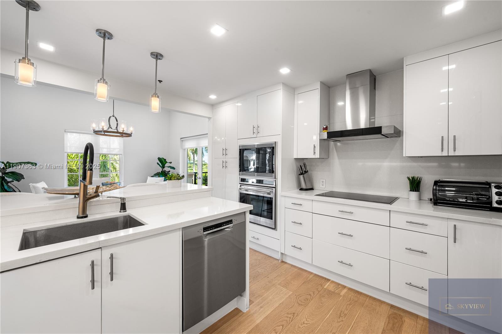 2236 Fisher Is Dr #3306 Miami Beach, FL 33109