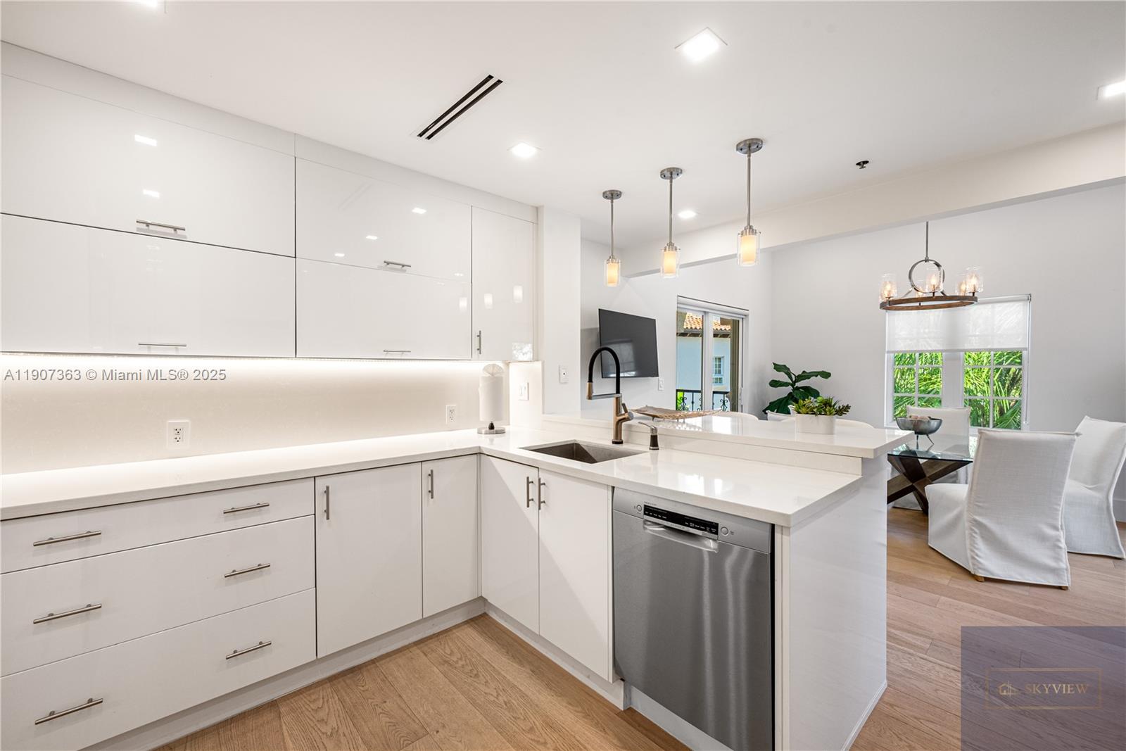 2236 Fisher Is Dr #3306 Miami Beach, FL 33109