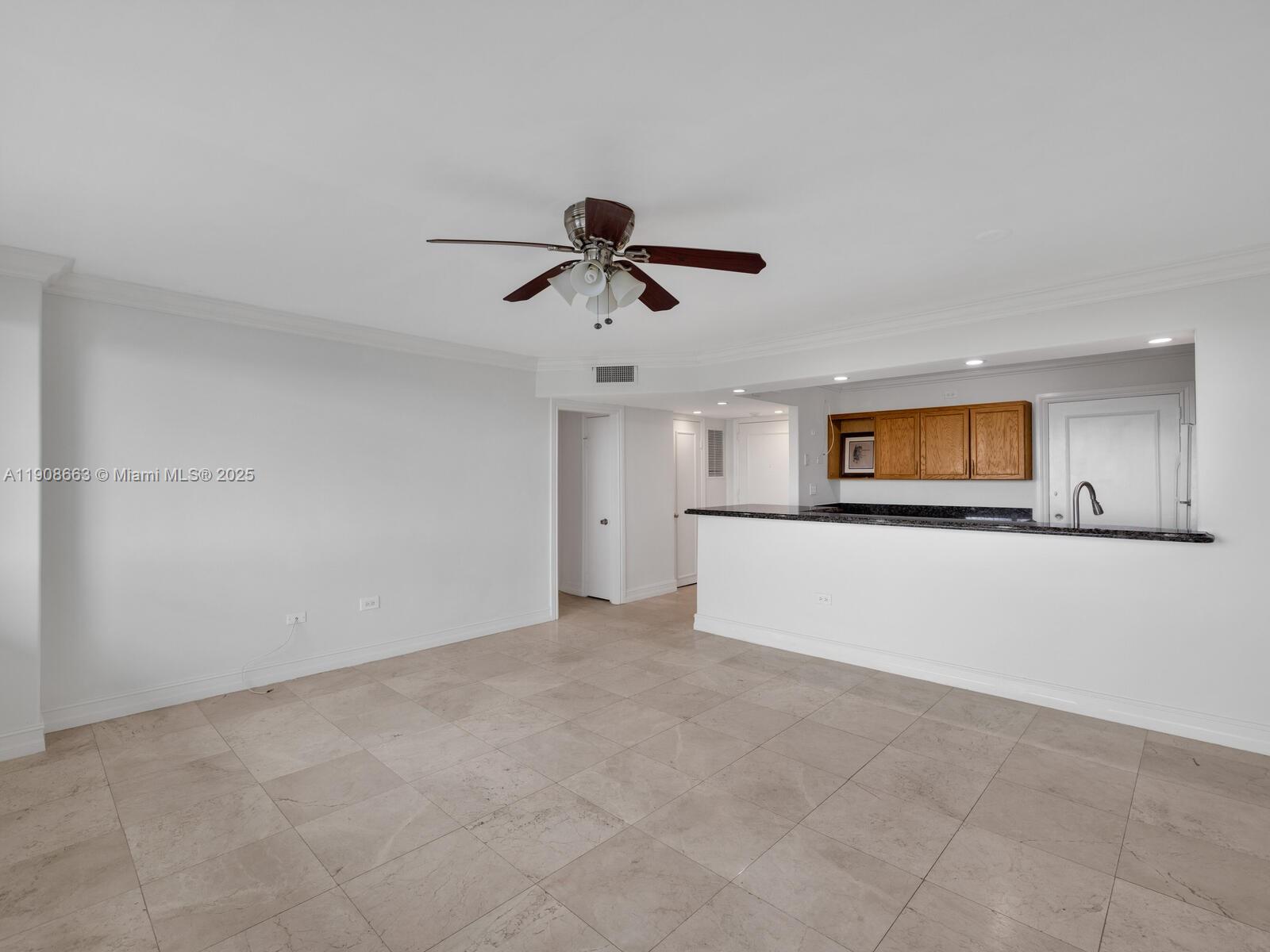 7135 Collins Ave #523 Miami Beach, FL 33141