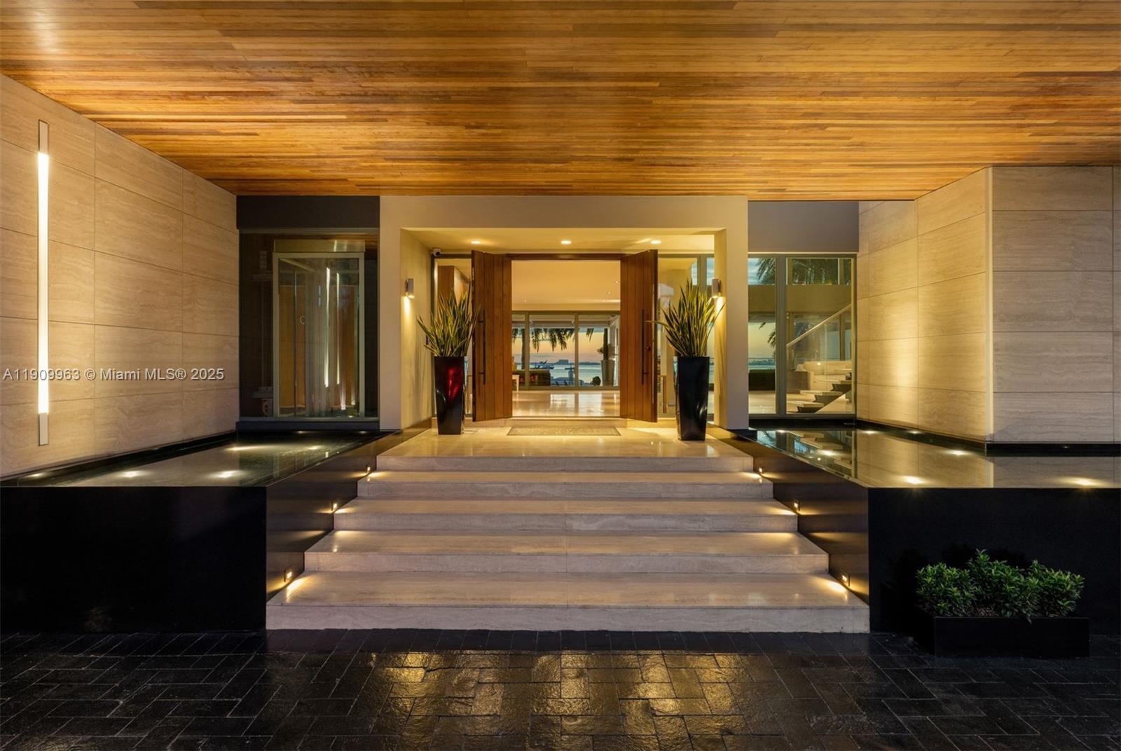 360 Harbor Dr Key Biscayne, FL 33149