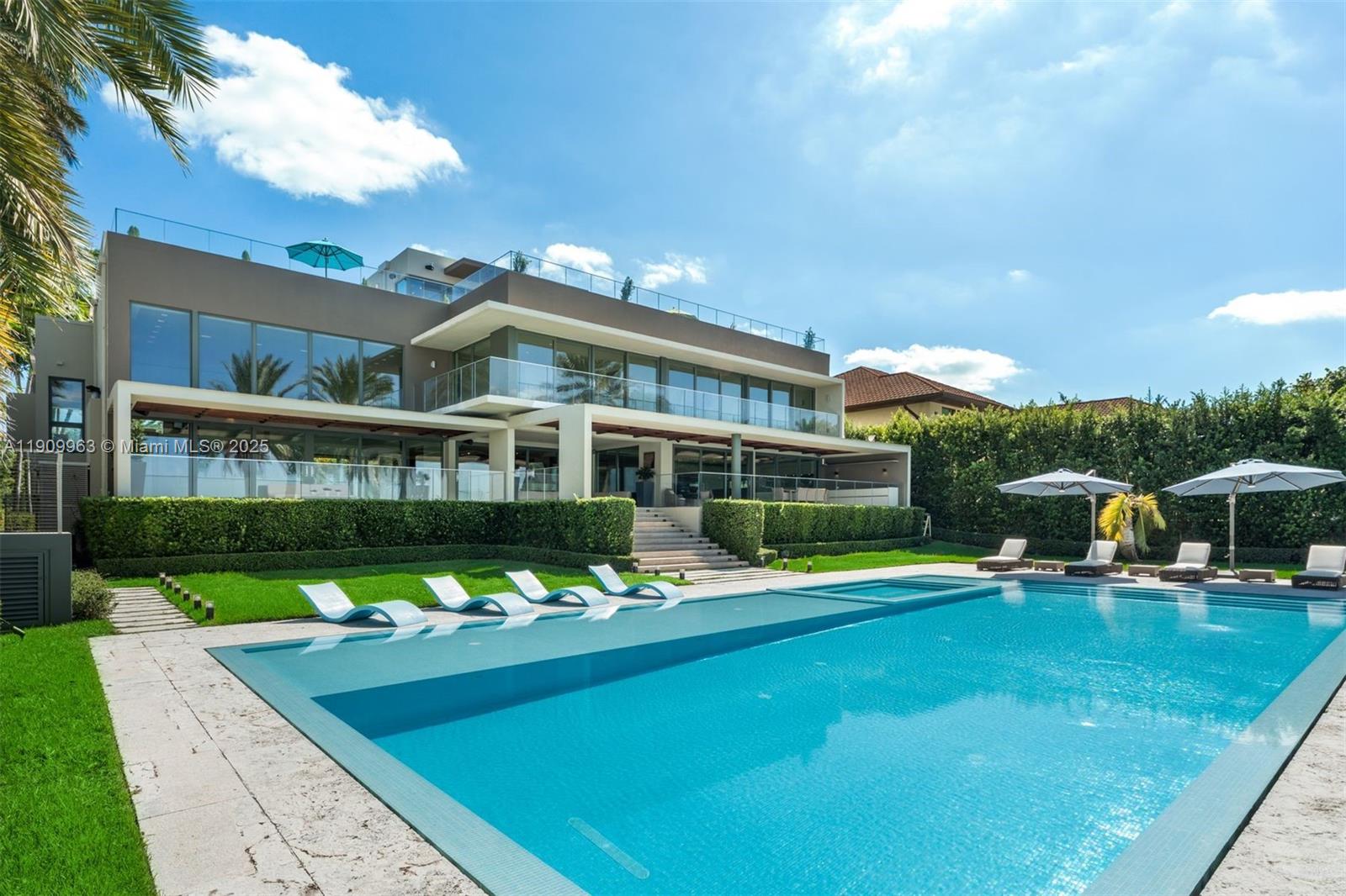 360 Harbor Dr Key Biscayne, FL 33149