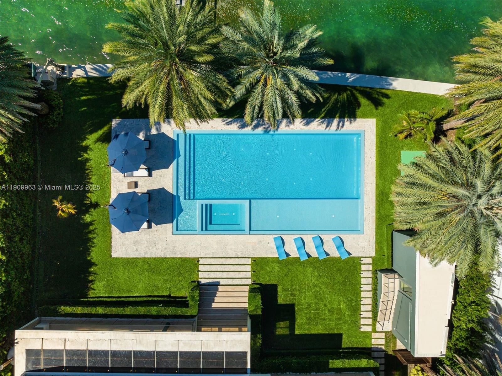 360 Harbor Dr Key Biscayne, FL 33149