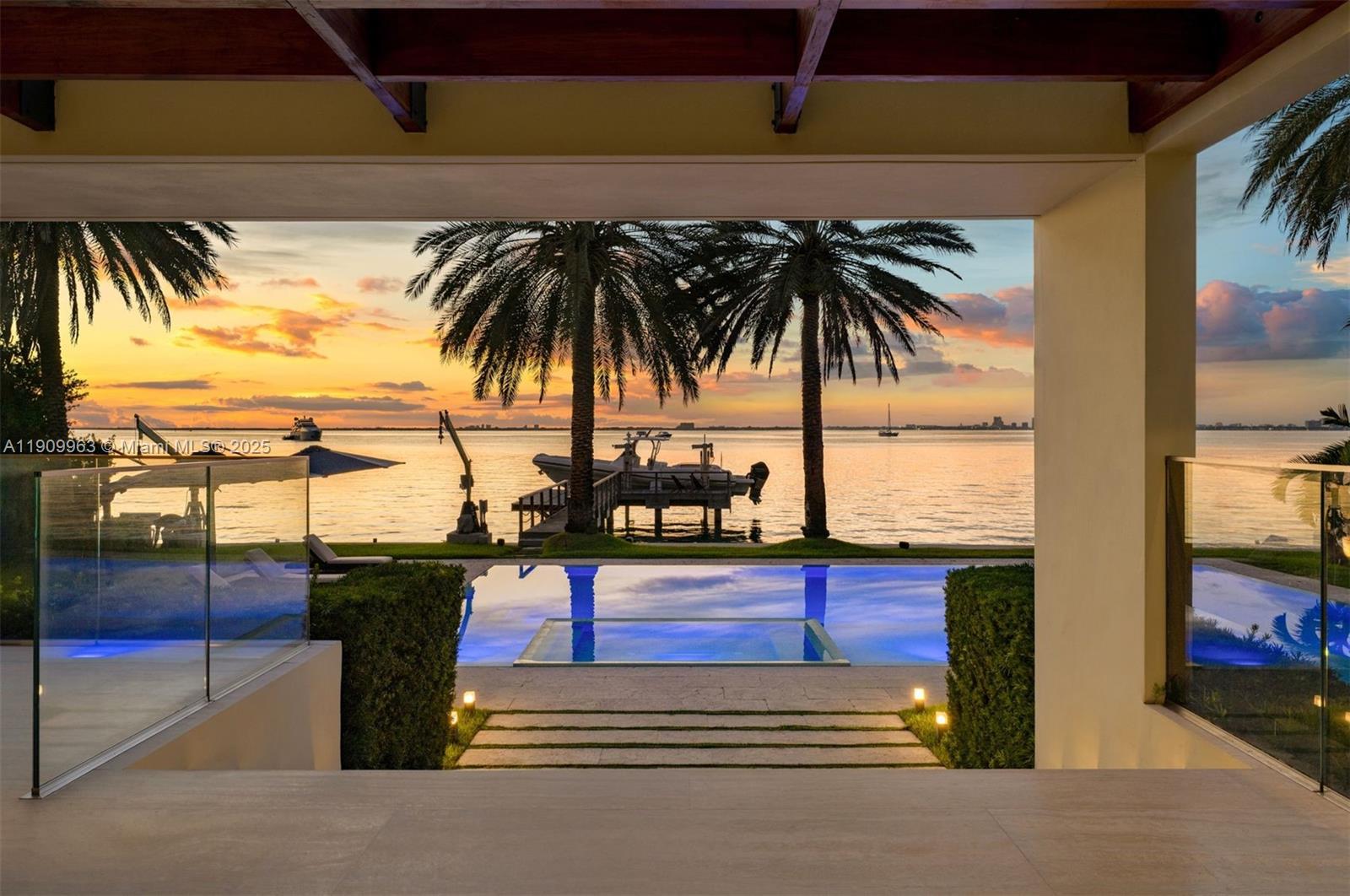 360 Harbor Dr Key Biscayne, FL 33149