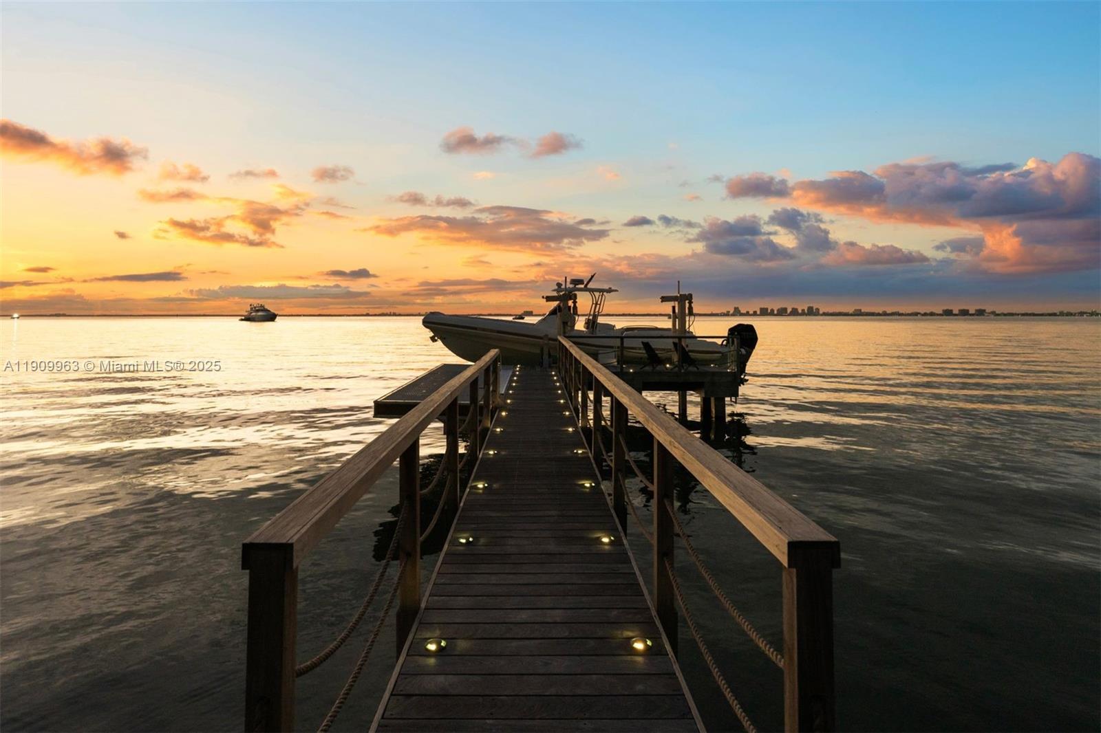 360 Harbor Dr Key Biscayne, FL 33149