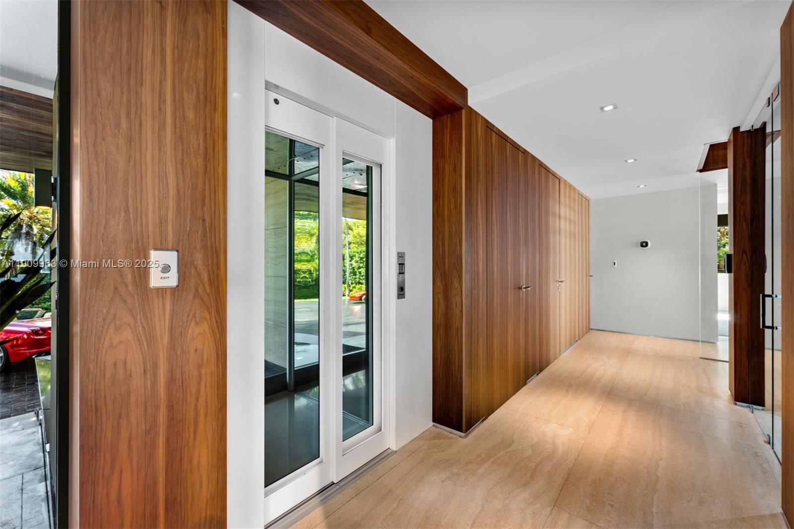 360 Harbor Dr Key Biscayne, FL 33149