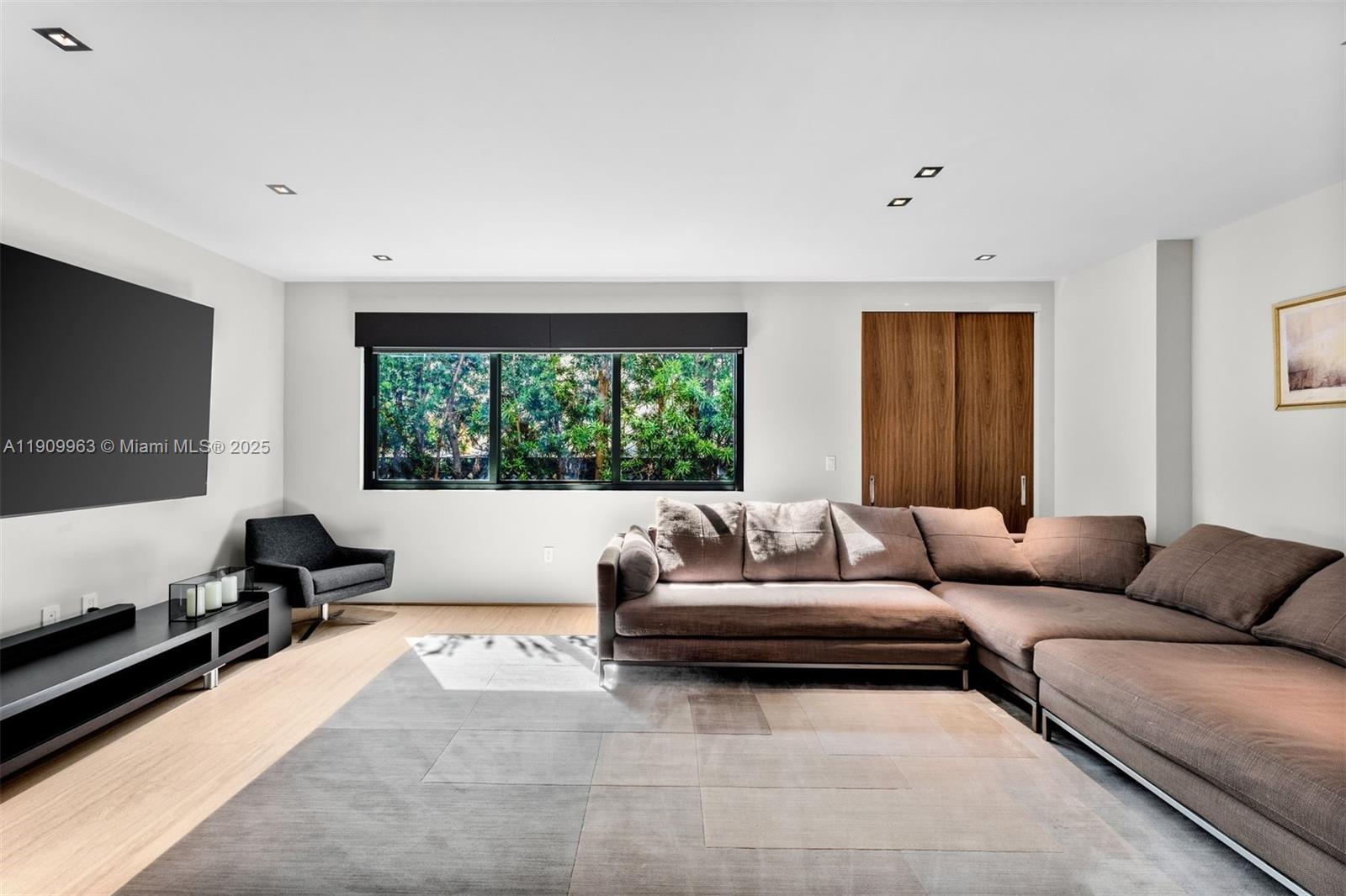 360 Harbor Dr Key Biscayne, FL 33149