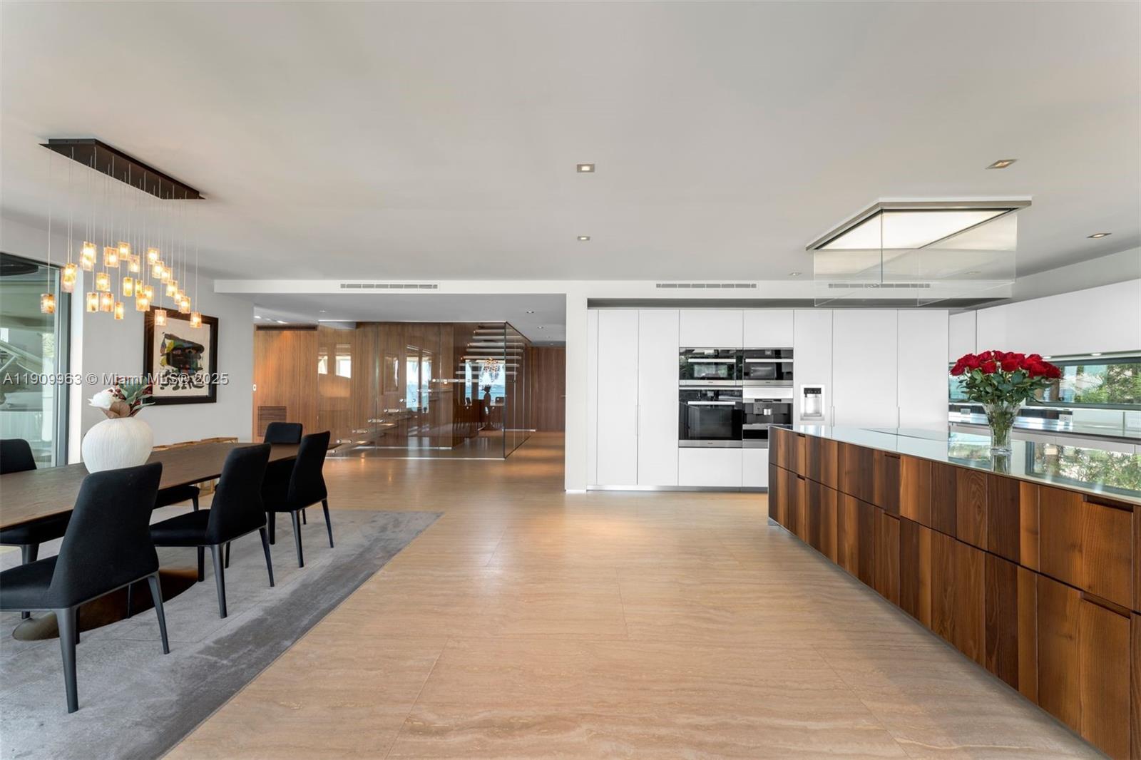 360 Harbor Dr Key Biscayne, FL 33149