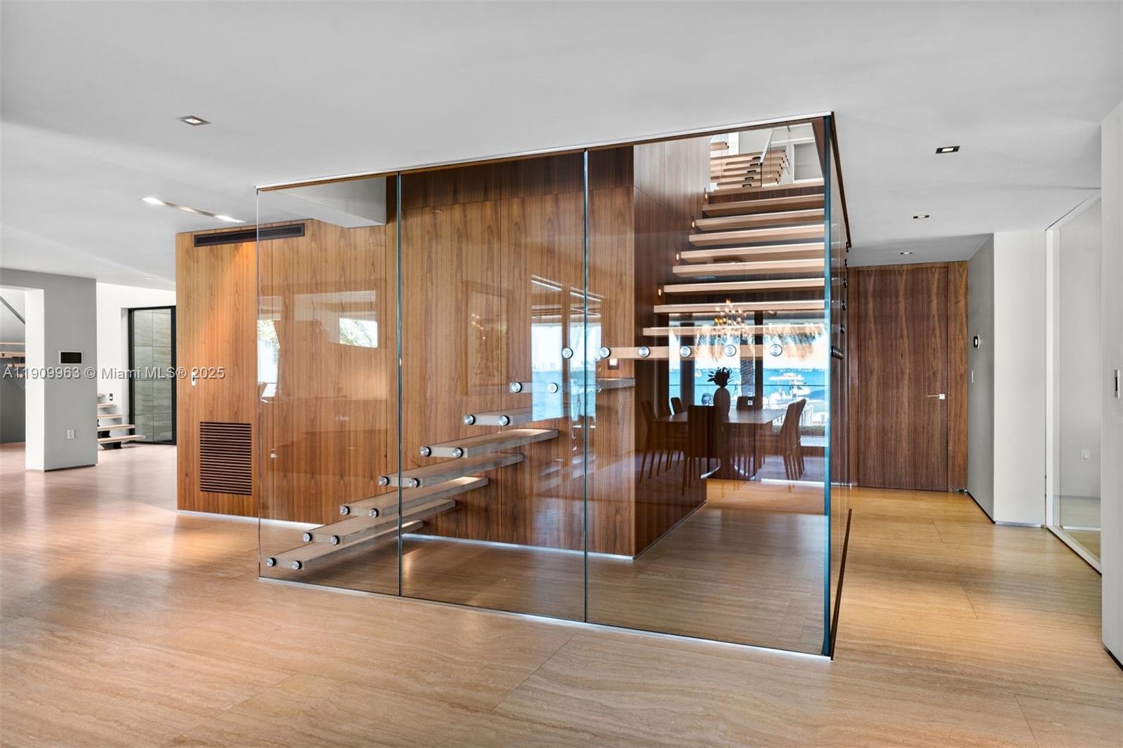 360 Harbor Dr Key Biscayne, FL 33149