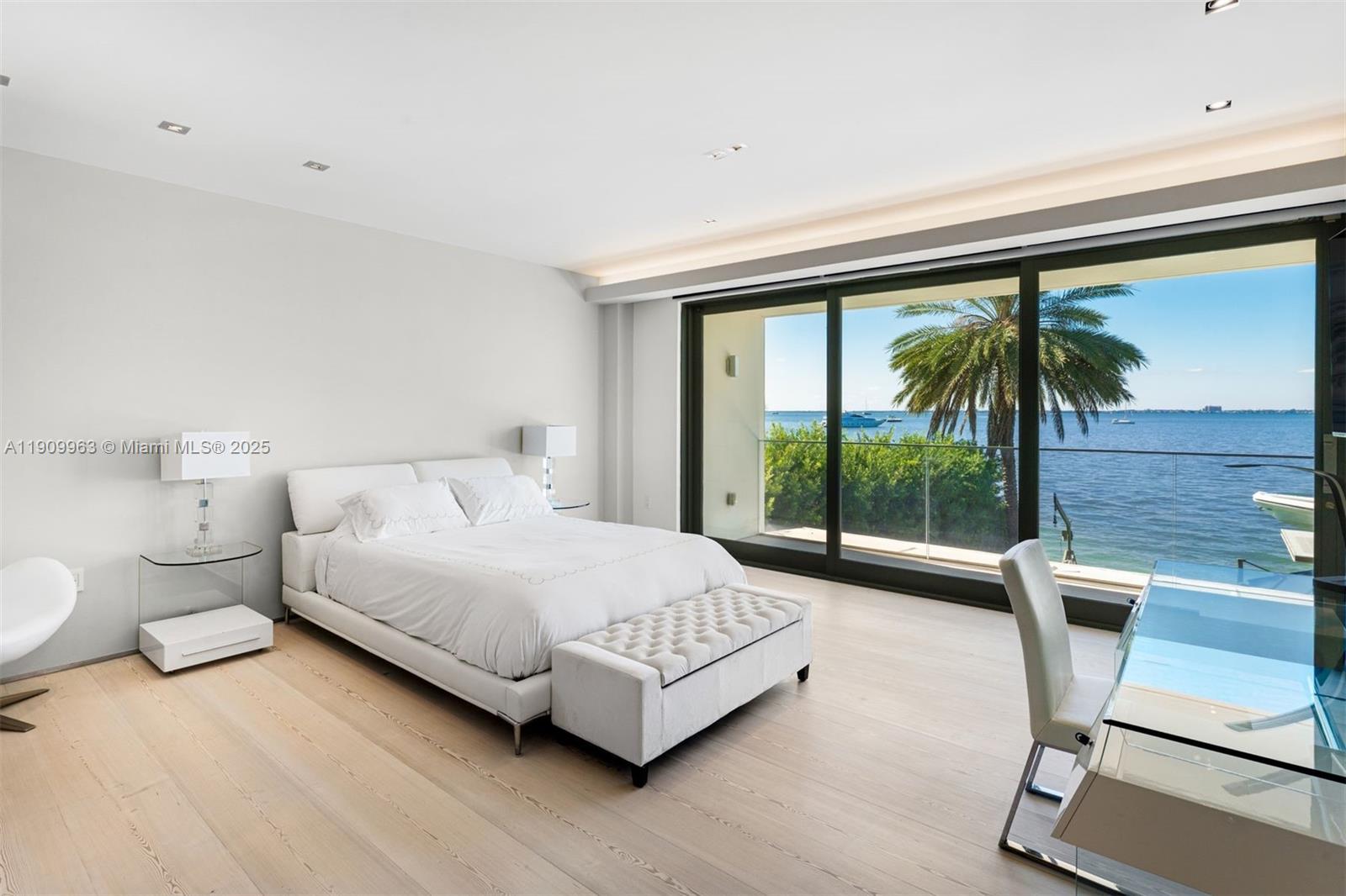 360 Harbor Dr Key Biscayne, FL 33149