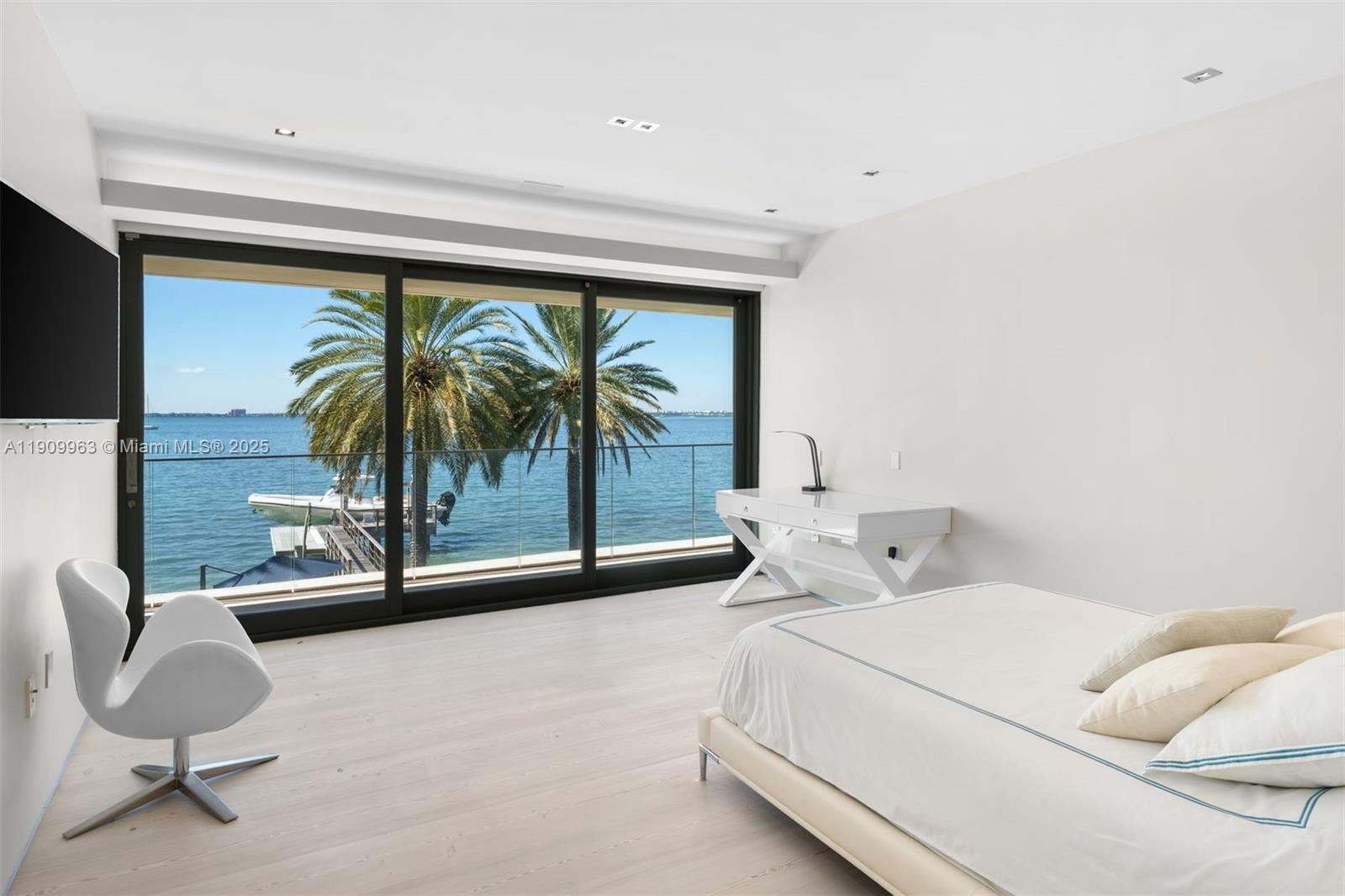 360 Harbor Dr Key Biscayne, FL 33149