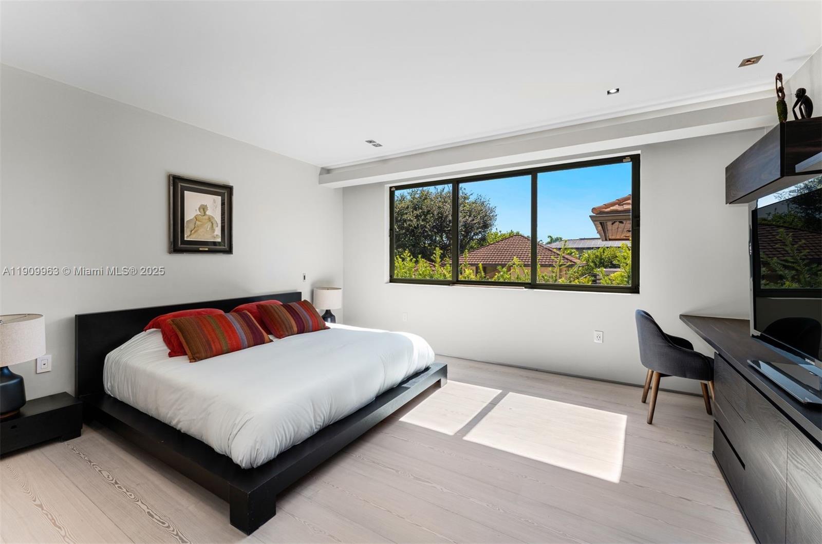 360 Harbor Dr Key Biscayne, FL 33149