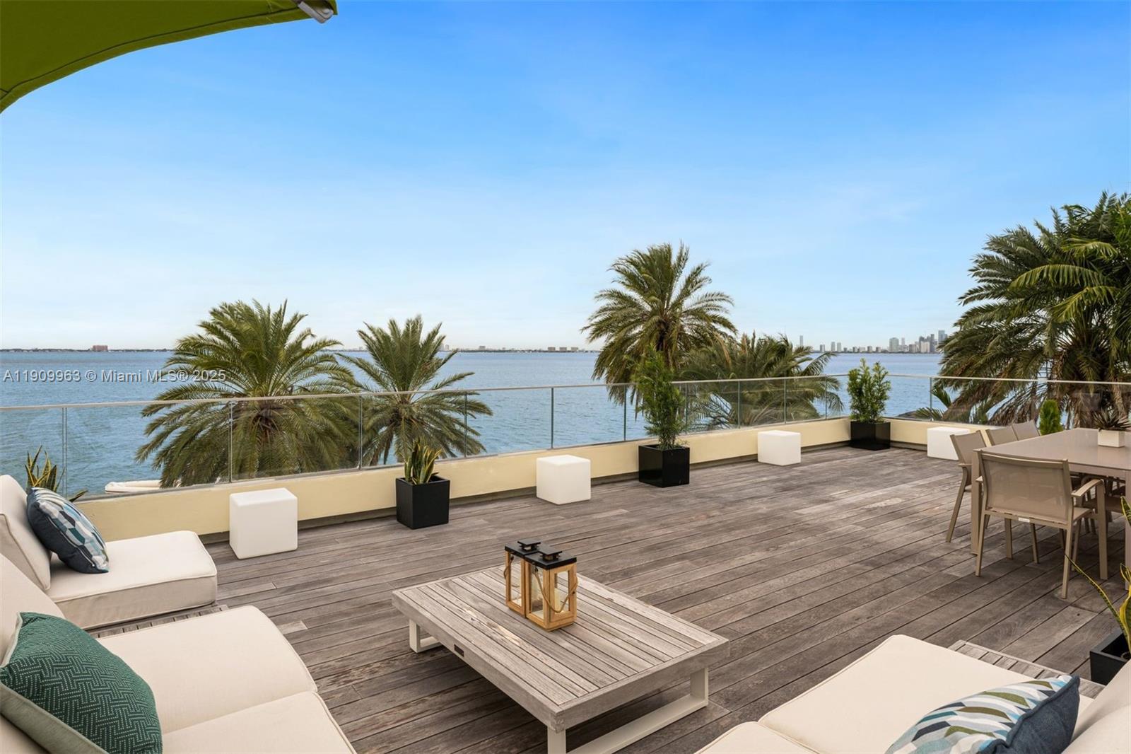 360 Harbor Dr Key Biscayne, FL 33149