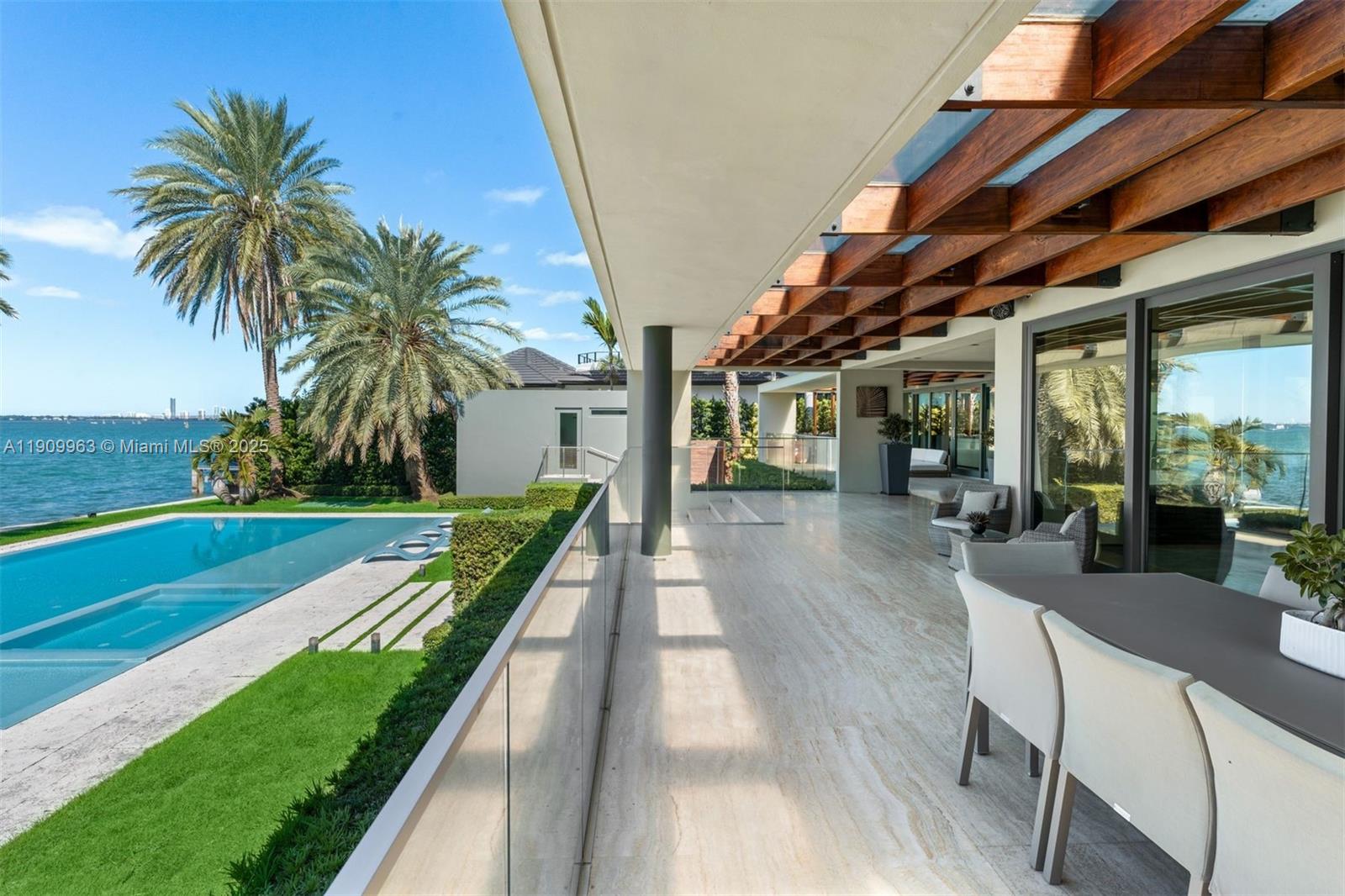 360 Harbor Dr Key Biscayne, FL 33149